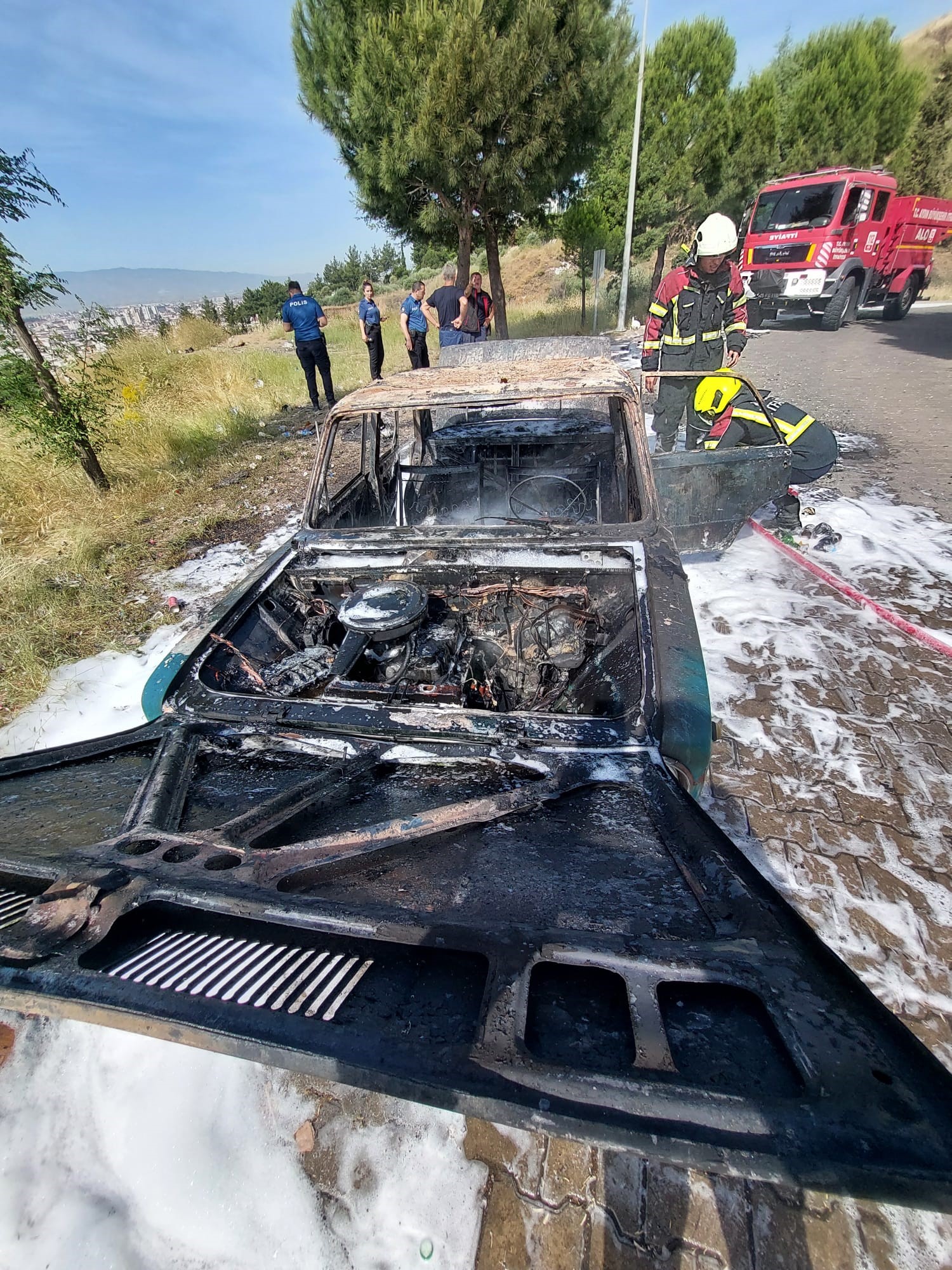 Aydın’da Otomobil Alev Alev Yandı (4)-1