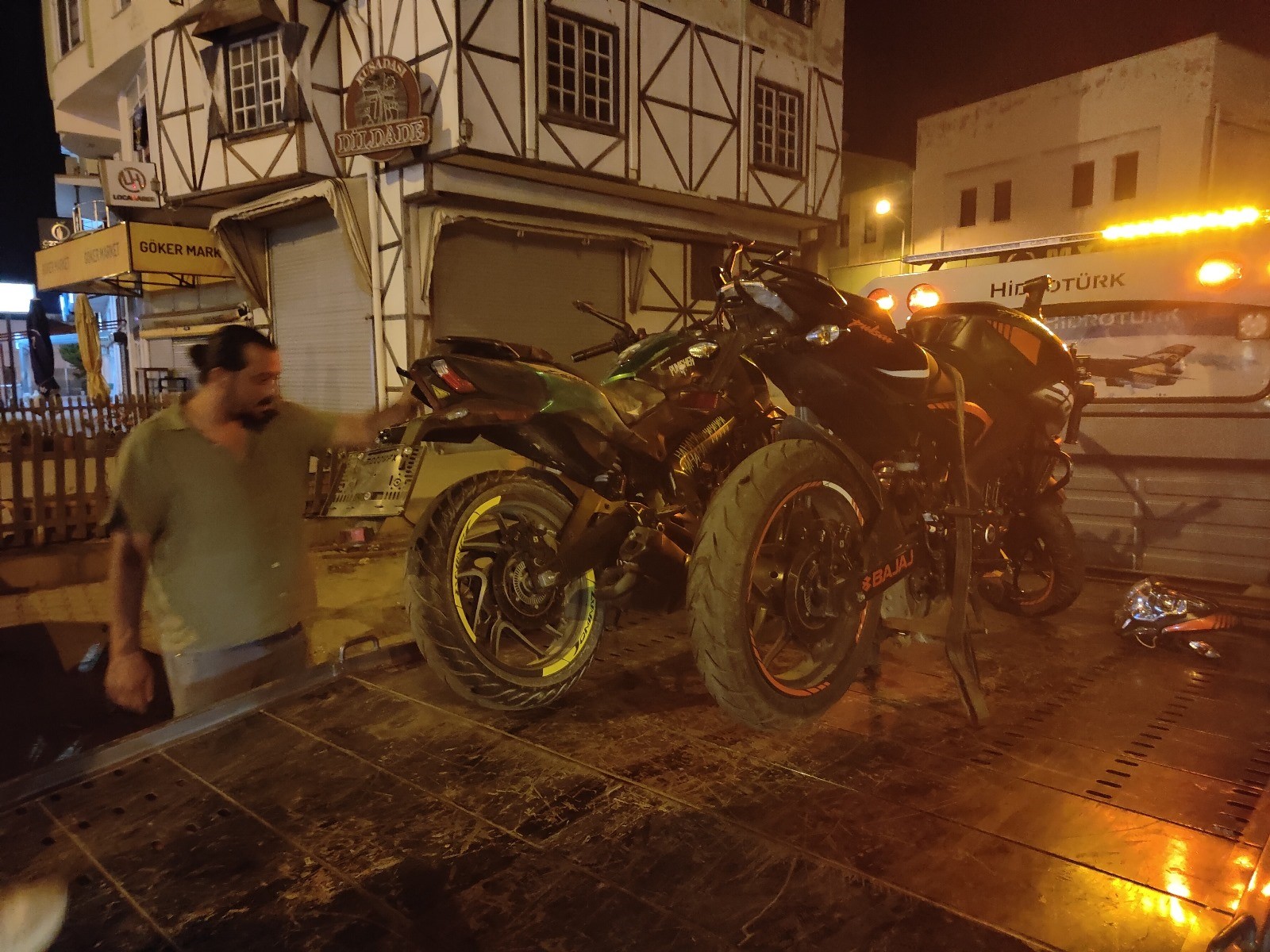 Aydın’da Son Hızla Girdiği Kavşakta Başka Motosiklete Çarptı (3)