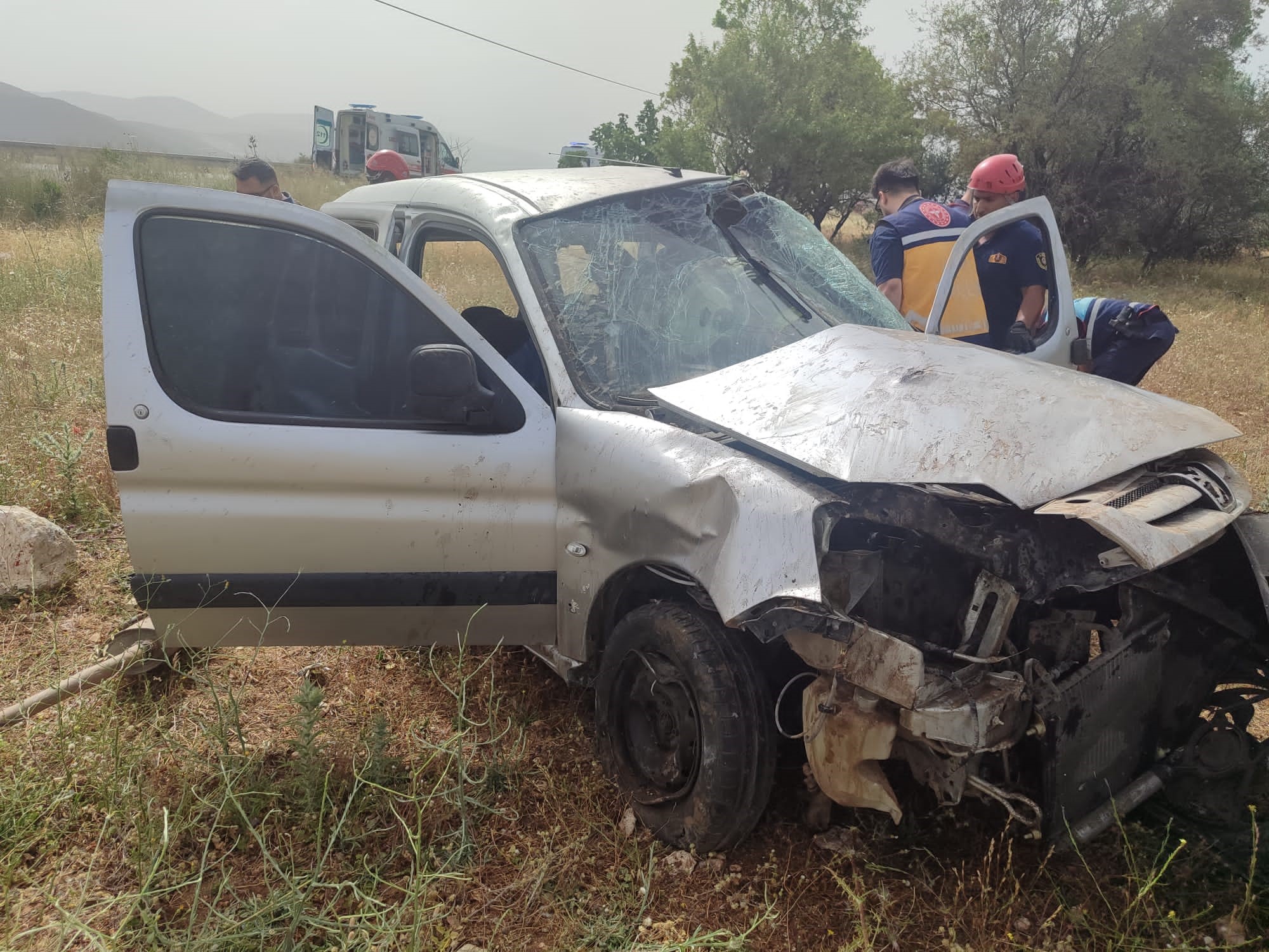 Aydın’da Yoldan Çıkan Araç Takla Attı (4)