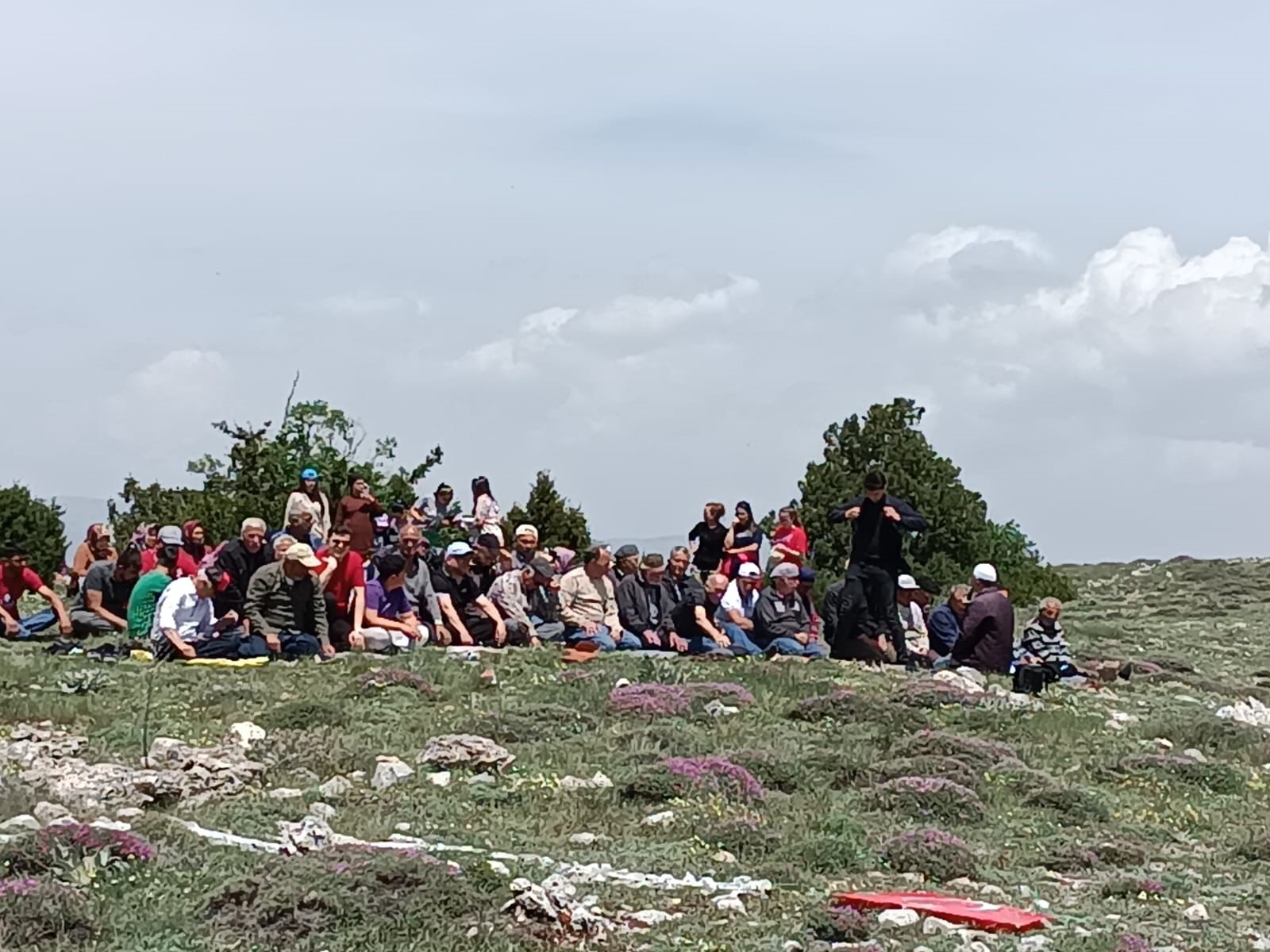 Bin Metre Yüksekte Kurban Kesip Yağmur Duası Yaptılar (2)