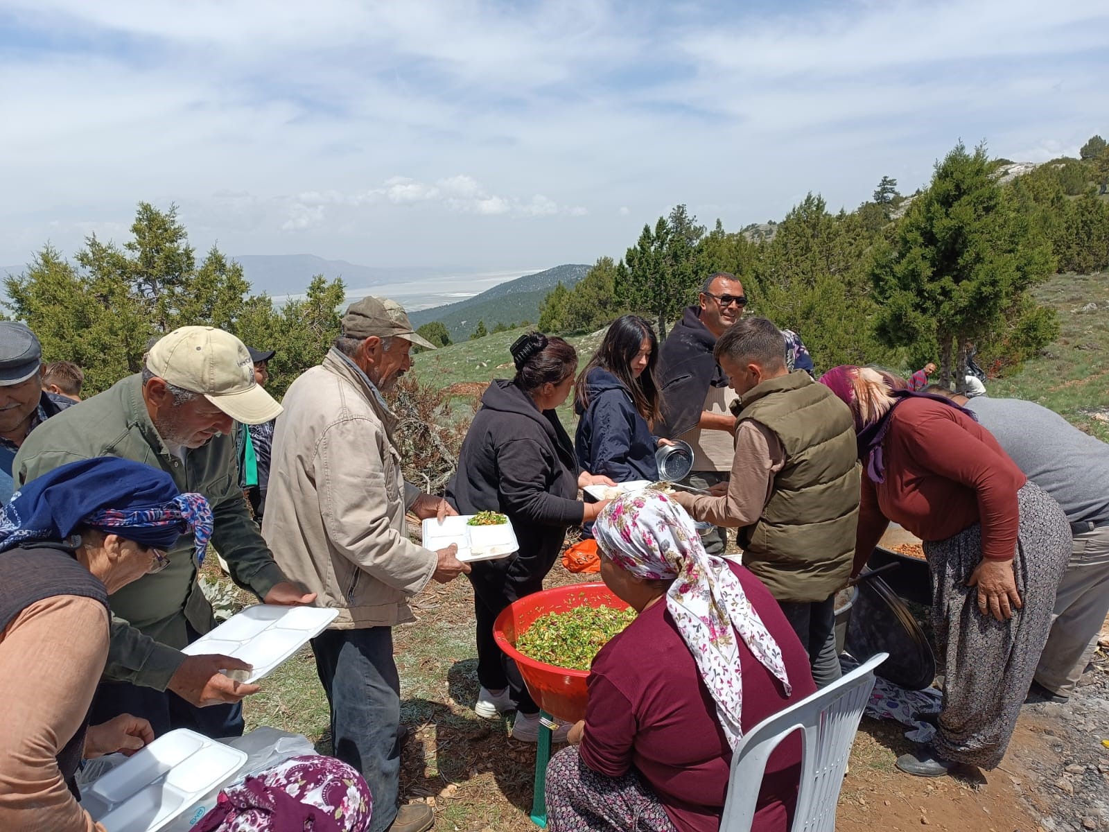 Bin Metre Yüksekte Kurban Kesip Yağmur Duası Yaptılar (3)