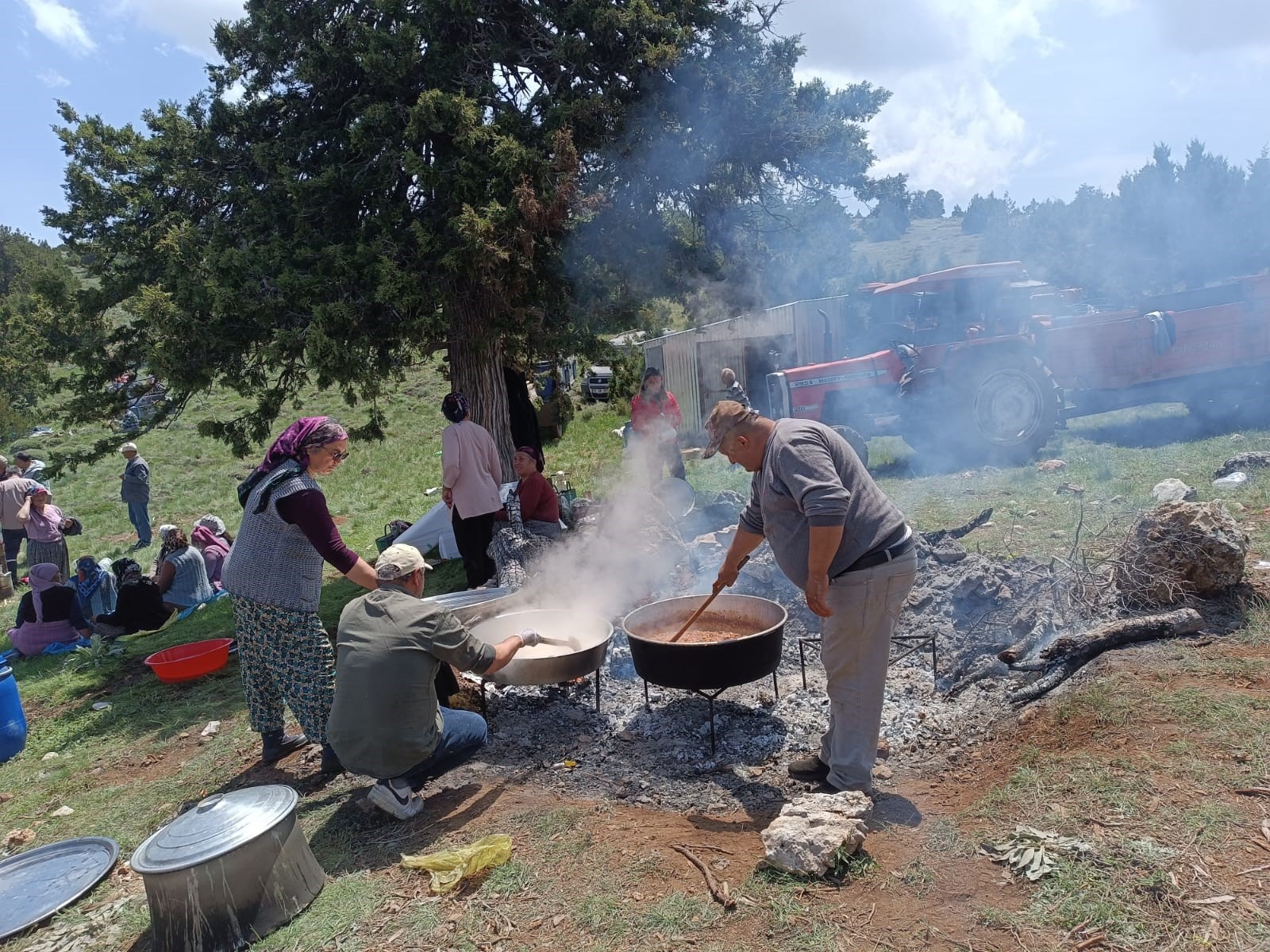 Bin Metre Yüksekte Kurban Kesip Yağmur Duası Yaptılar