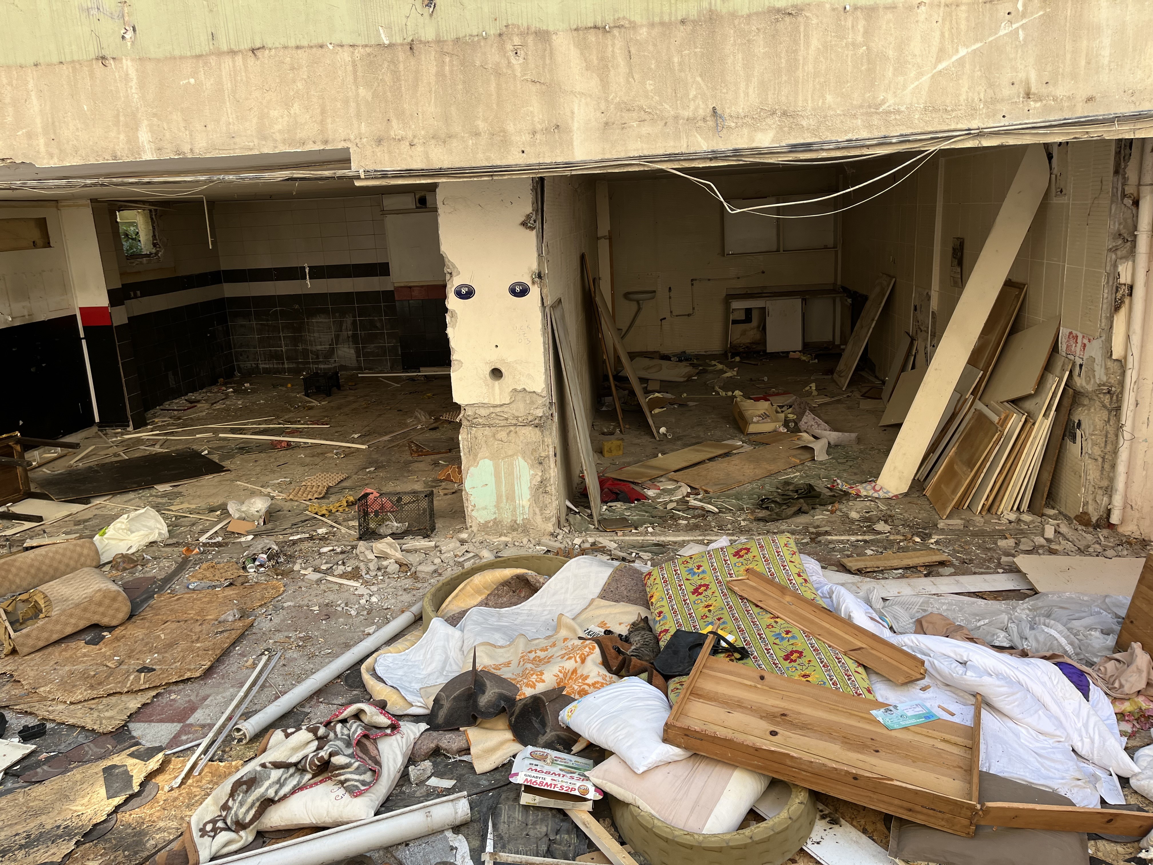 Binanın Kömürlüğünden 3 Kişiye Ait Iskelet Çıktı