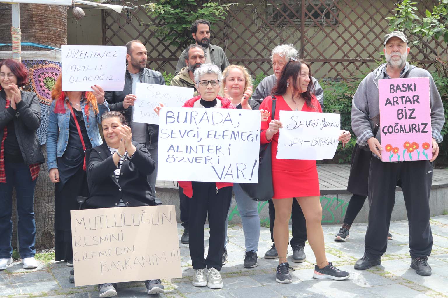 Esnaf Isyan Etti, Belediyeden Kararı Geri Almasını Istiyor (2)