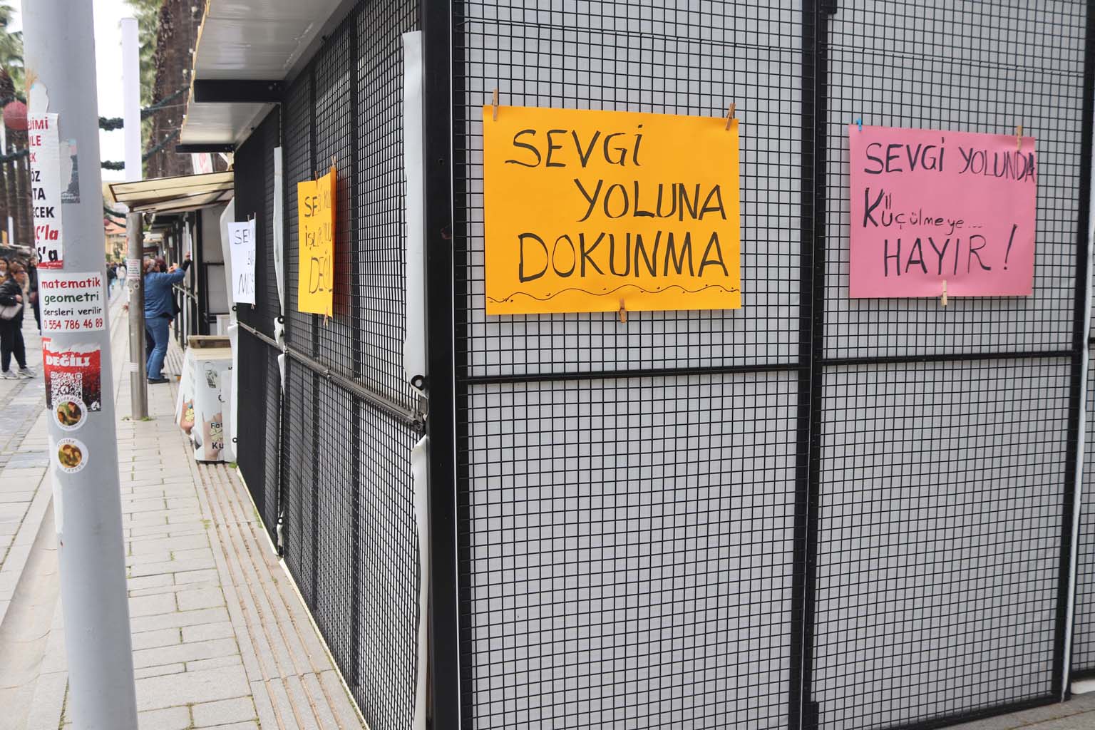 Esnaf Isyan Etti, Belediyeden Kararı Geri Almasını Istiyor (3)