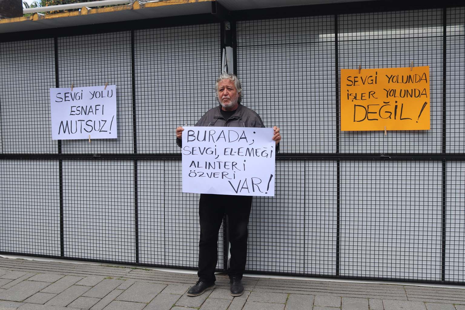 Esnaf Isyan Etti, Belediyeden Kararı Geri Almasını Istiyor