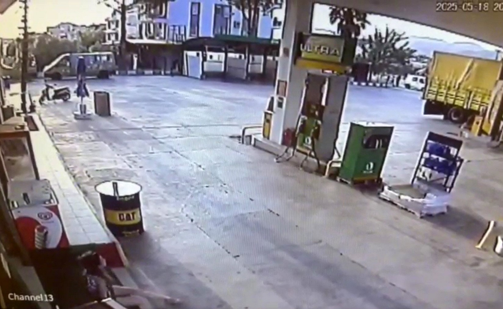 Genç Kadın 3 Kişi Tarafından Dehşeti Yaşadı (5)