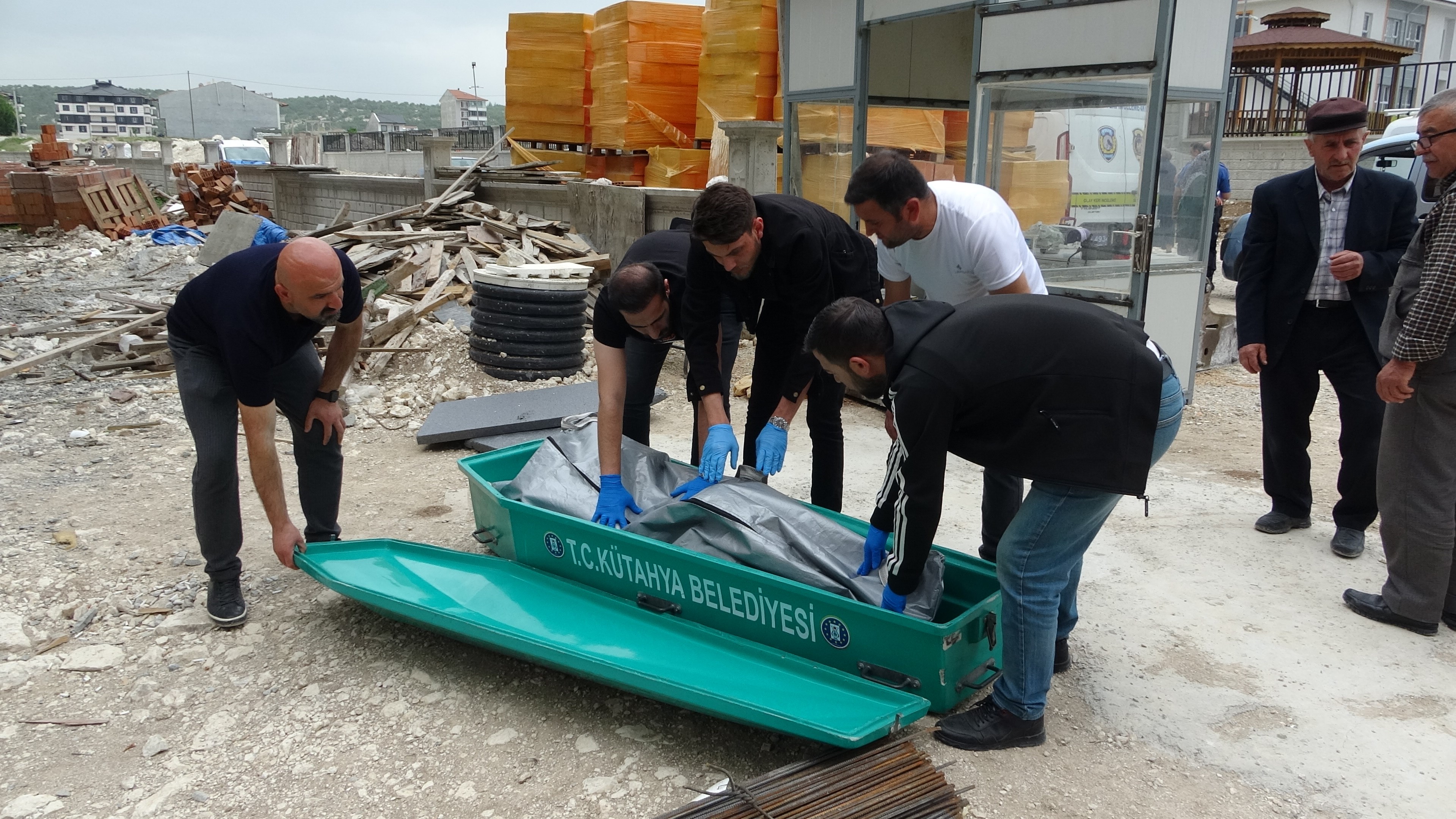 Görev Yaptığı Kulübede Cansız Bedeni Bulundu (2)