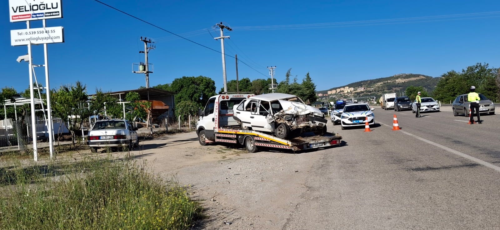 İşçileri Taşıyan Otomobil Kaza Yaptı, Yaralılar Var (2)