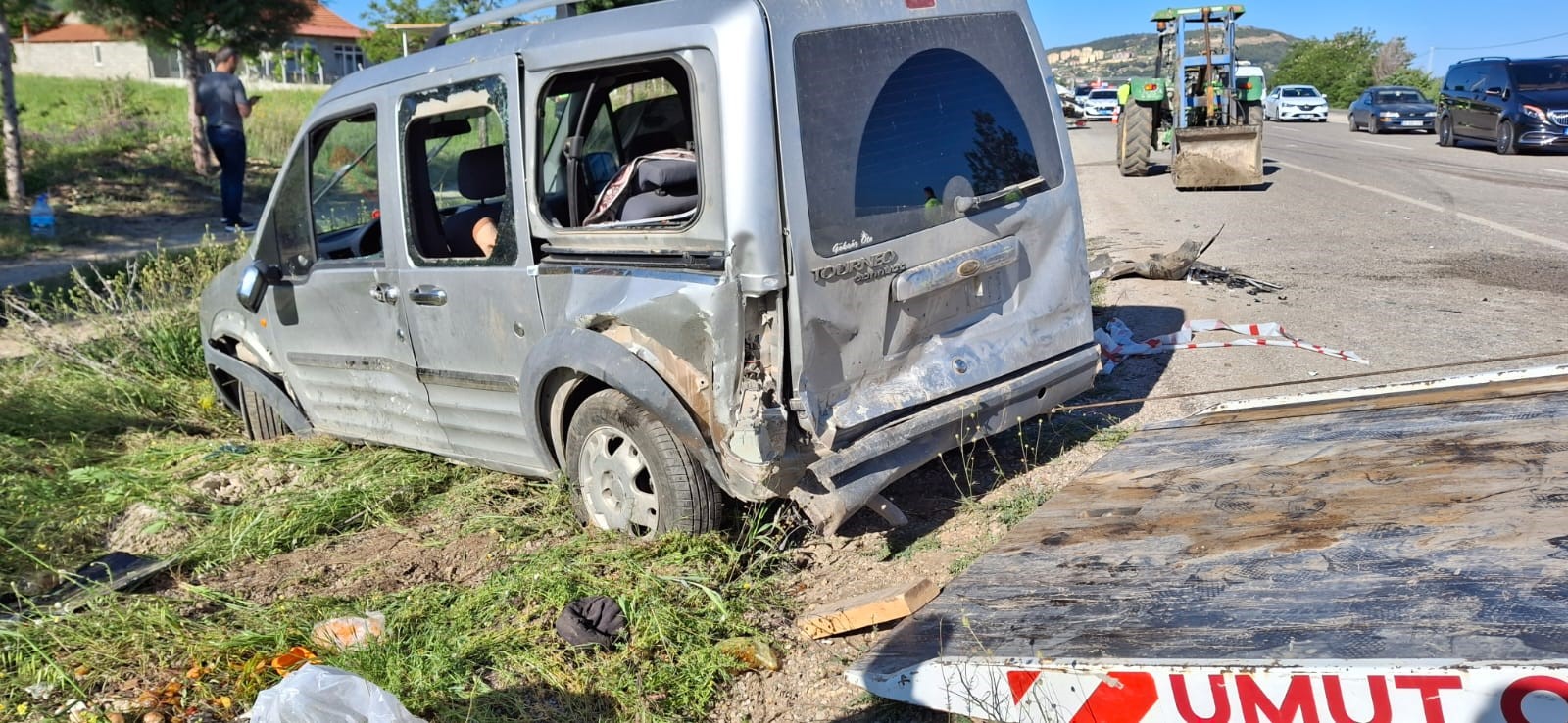 İşçileri Taşıyan Otomobil Kaza Yaptı, Yaralılar Var (4)