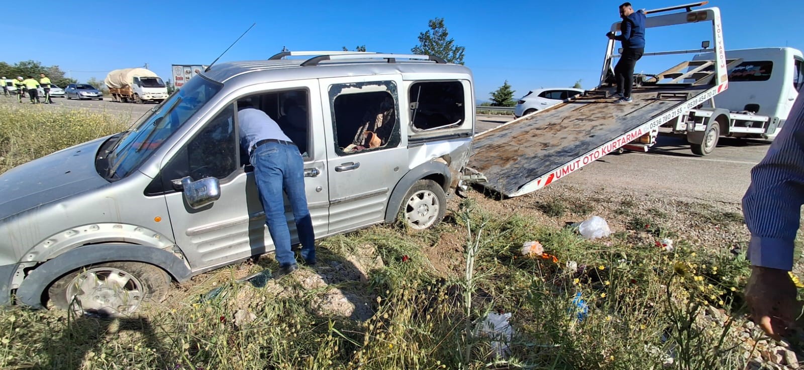 İşçileri Taşıyan Otomobil Kaza Yaptı, Yaralılar Var (5)
