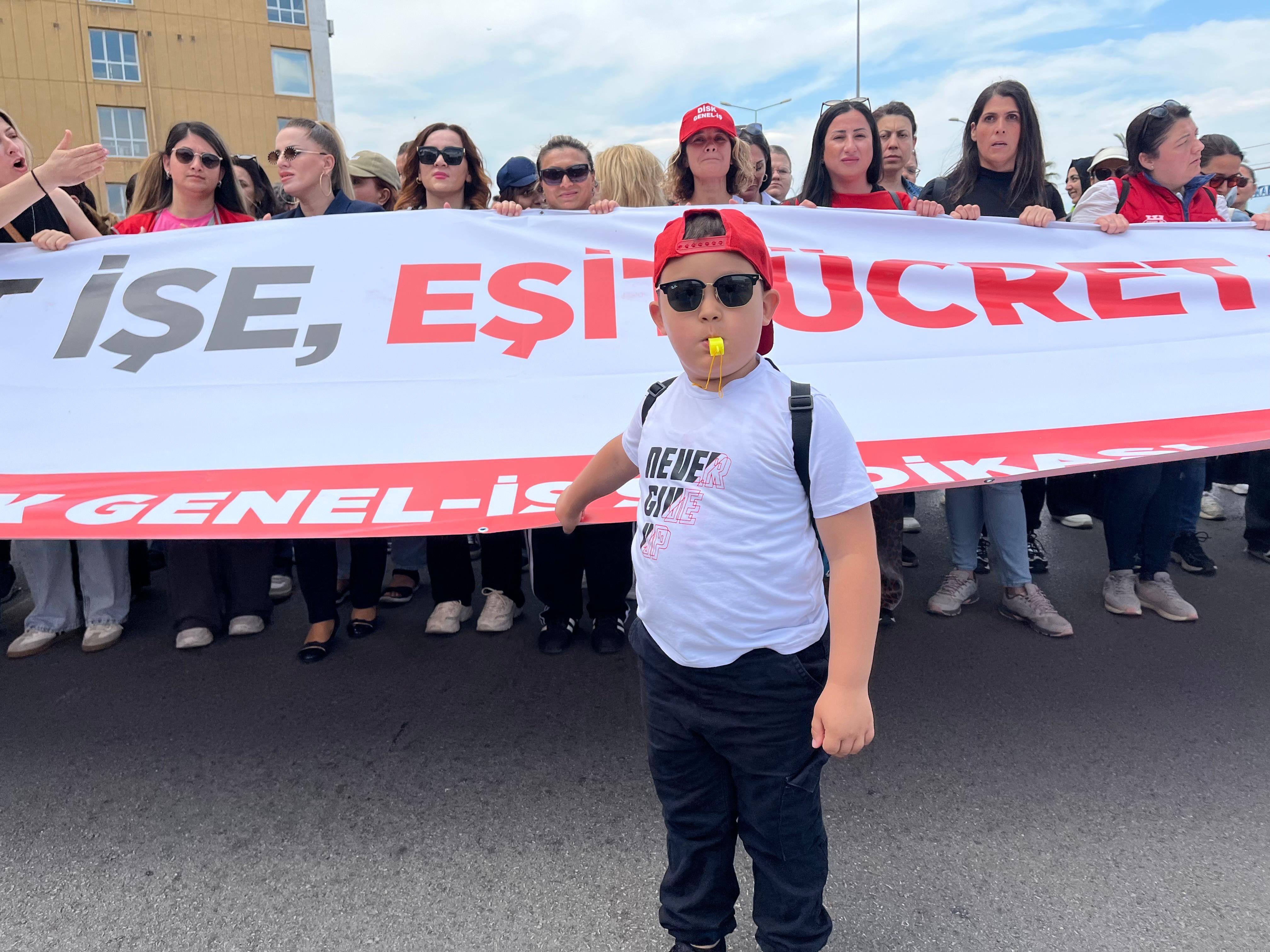İzmir’de Grev Üçüncü Gününde.. Kordon Çöple Doldu (2)