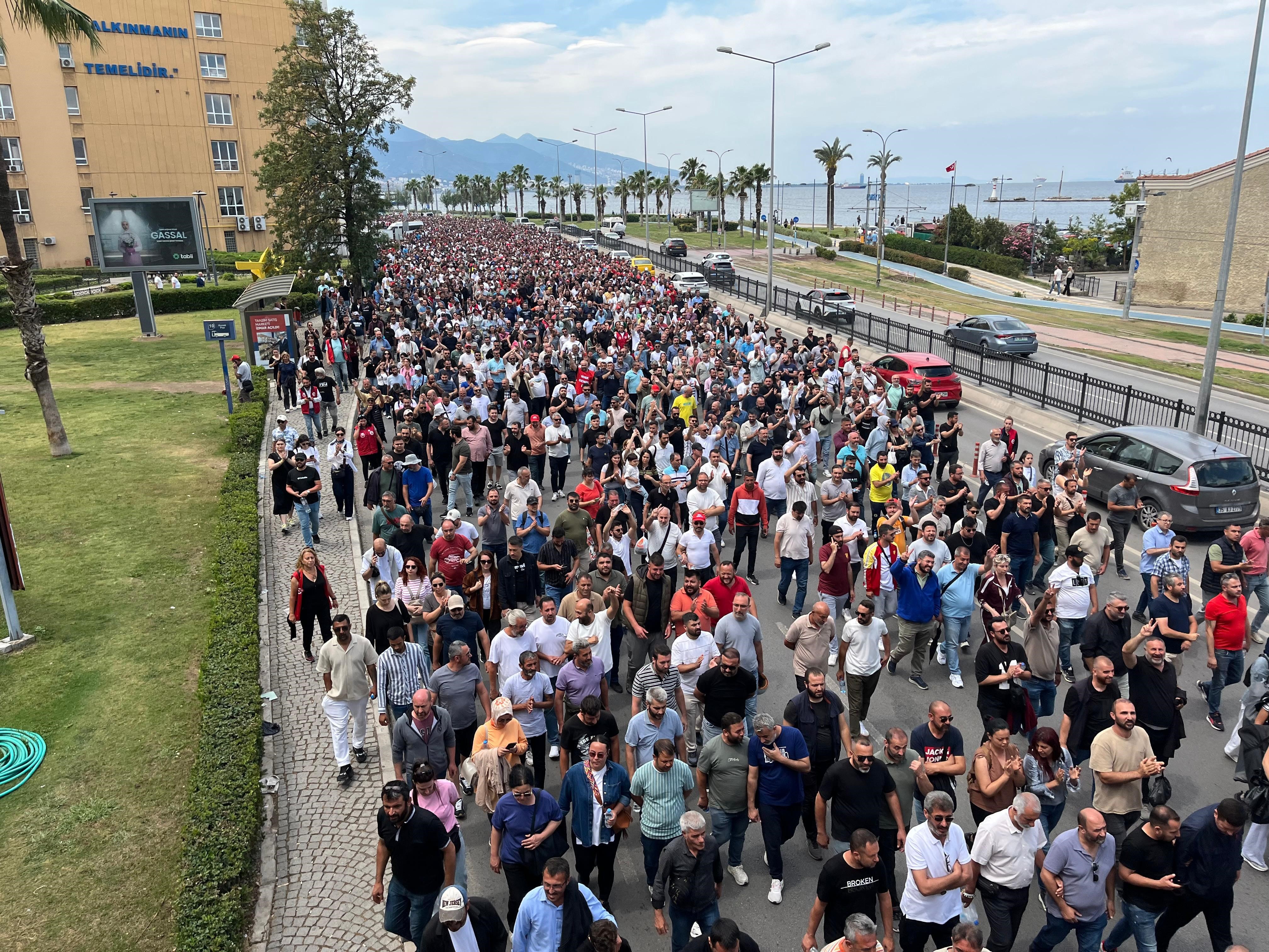 İzmir’de Grev Üçüncü Gününde.. Kordon Çöple Doldu (3)