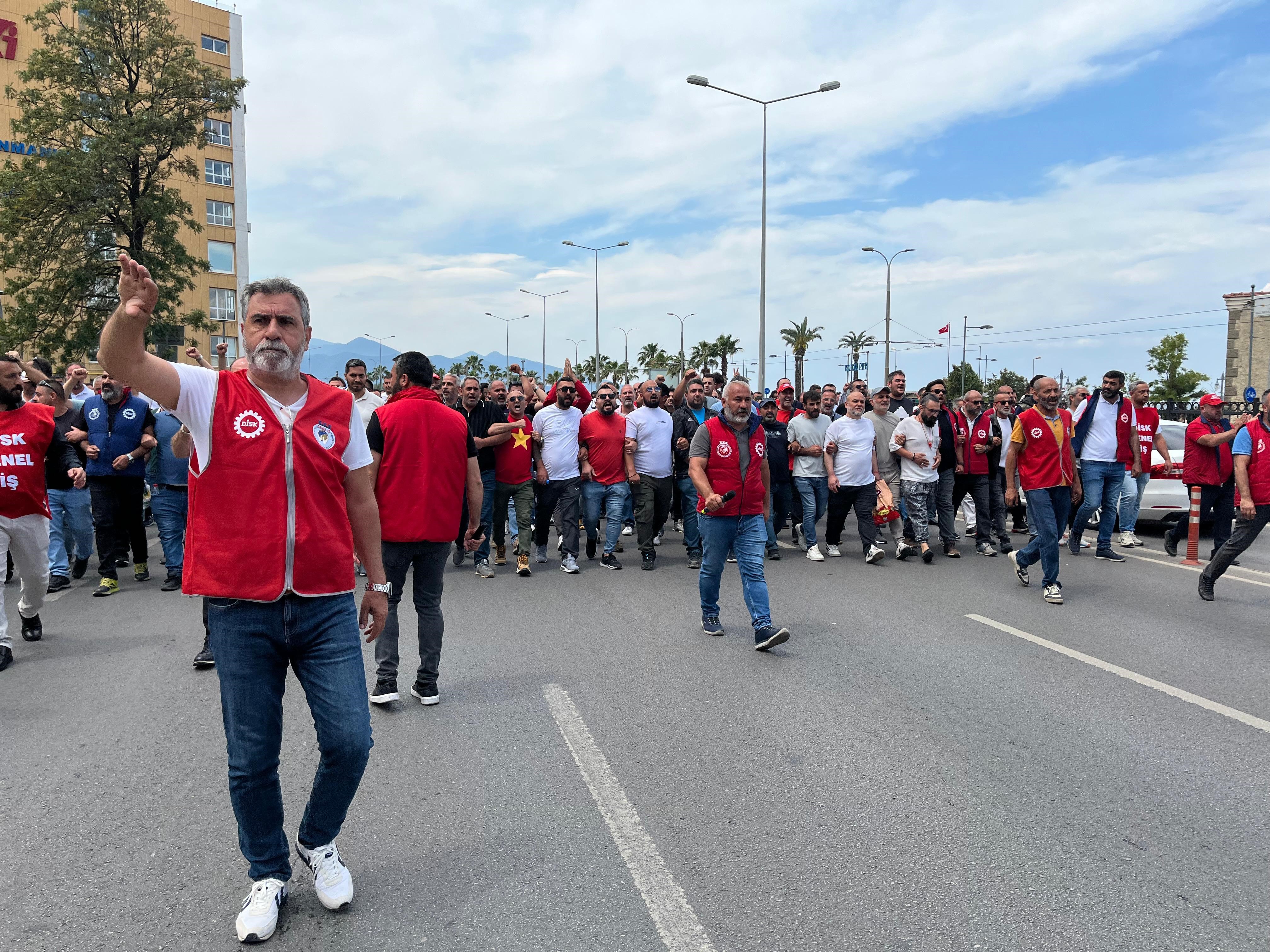İzmir’de Grev Üçüncü Gününde.. Kordon Çöple Doldu (4)