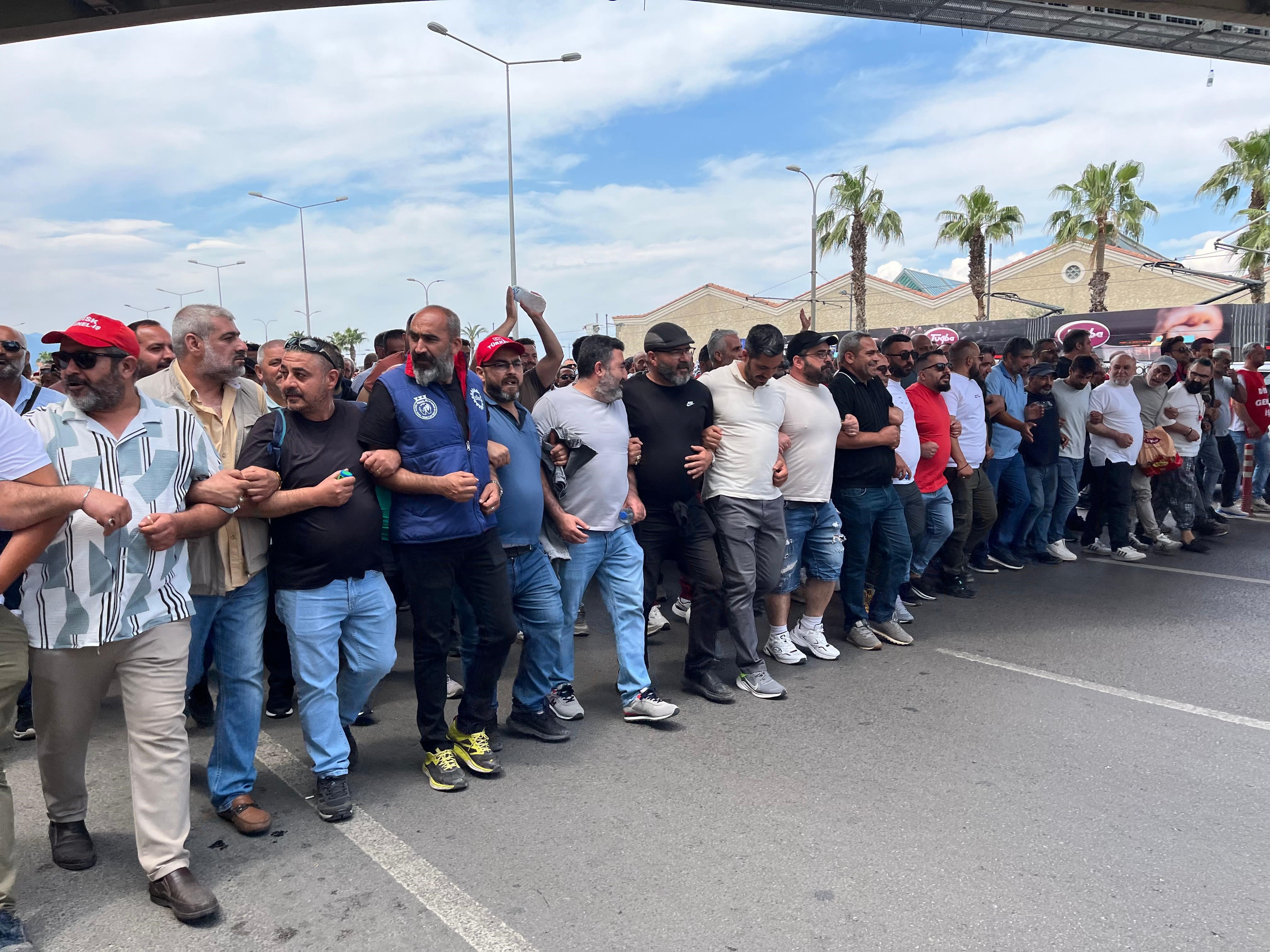 İzmir’de Grev Üçüncü Gününde.. Kordon Çöple Doldu (5)