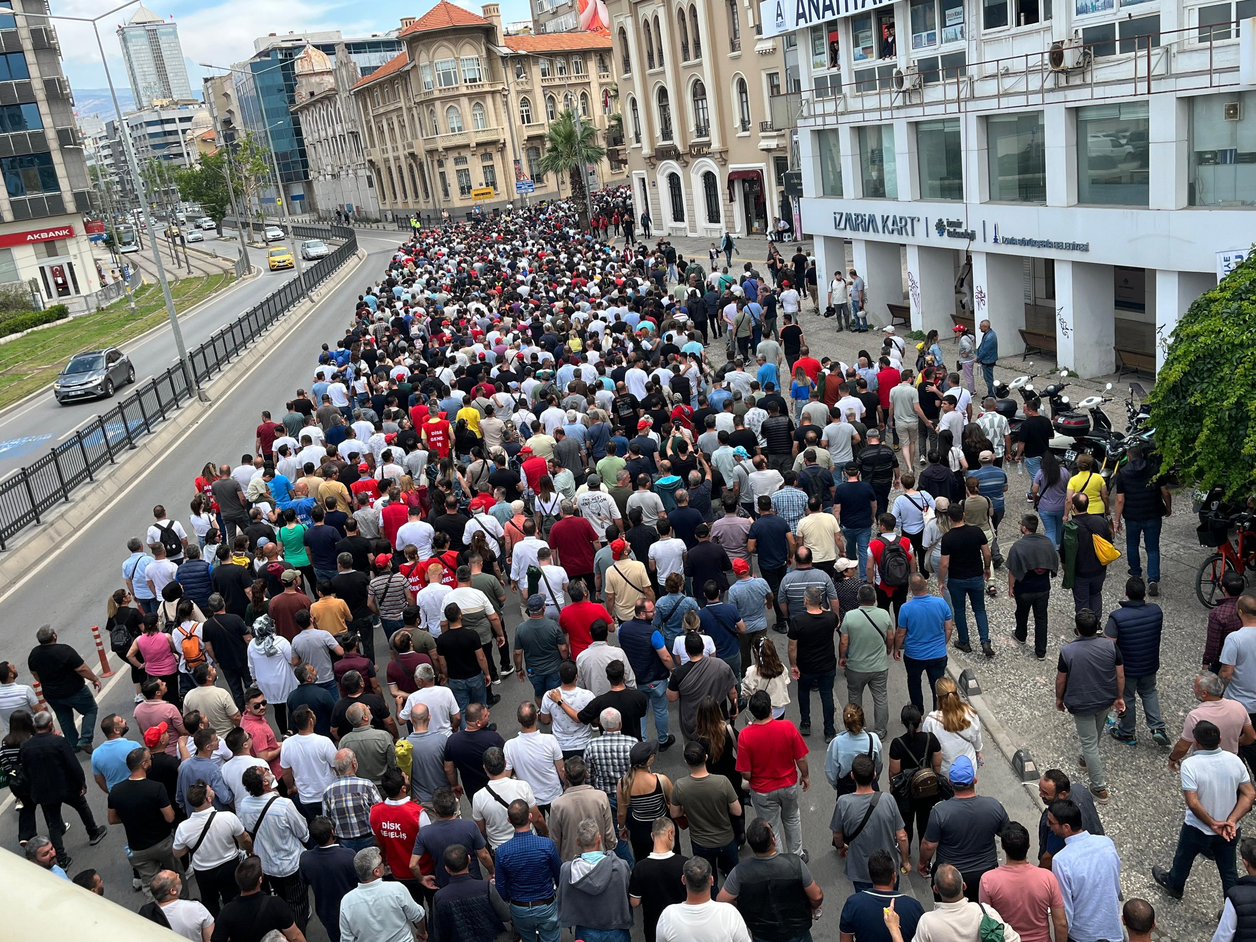İzmir’de Grev Üçüncü Gününde.. Kordon Çöple Doldu (6)