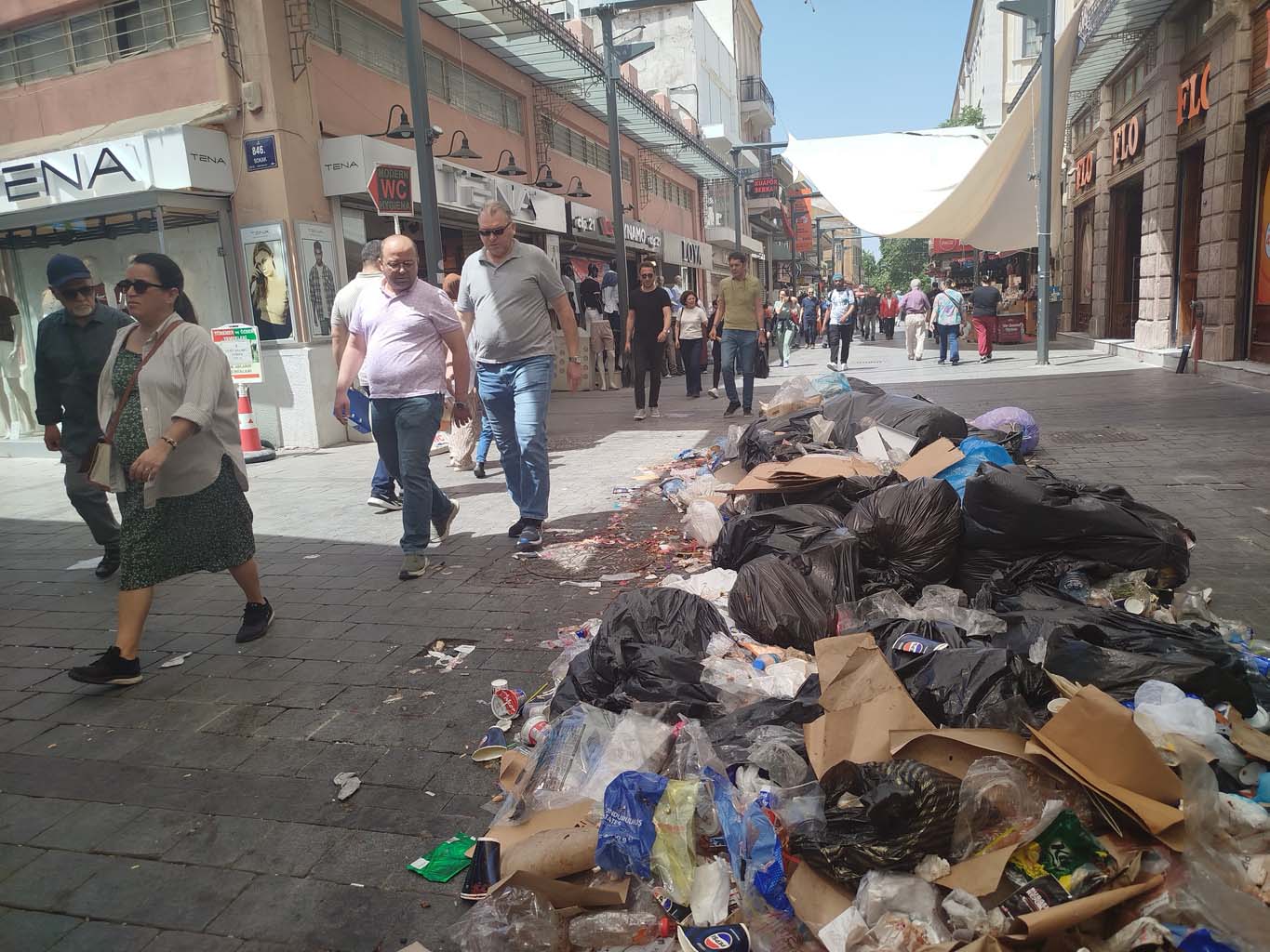 İzmir'in Göbeğinde Çöpten Utanç Manzarası (4)