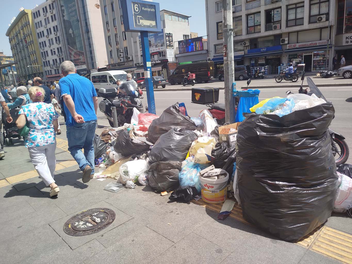 İzmir'in Göbeğinde Çöpten Utanç Manzarası (6)