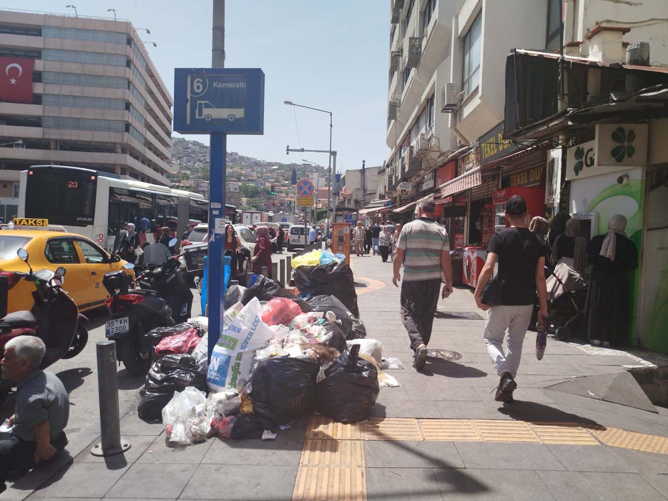 İzmir'in Göbeğinde Çöpten Utanç Manzarası (7)