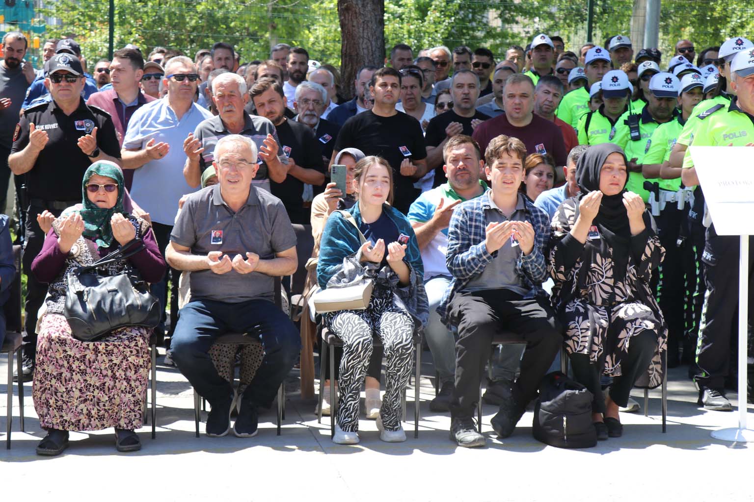 Kalp Krizi Geçiren Polis Memuru Kurtarılamadı (6)