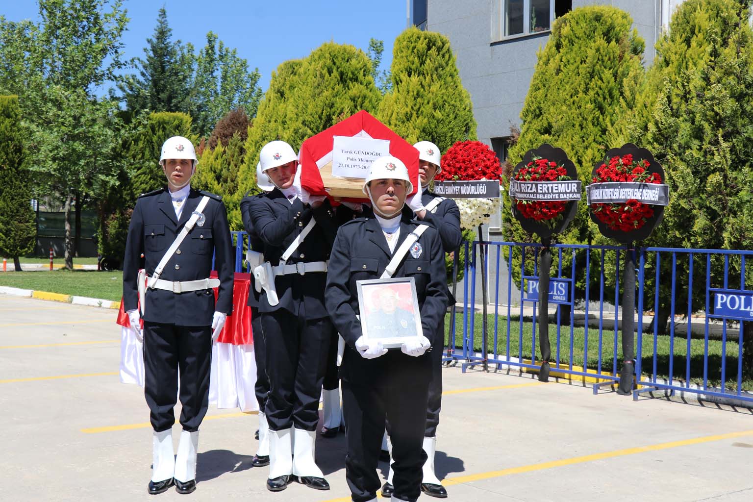 Kalp Krizi Geçiren Polis Memuru Kurtarılamadı (7)