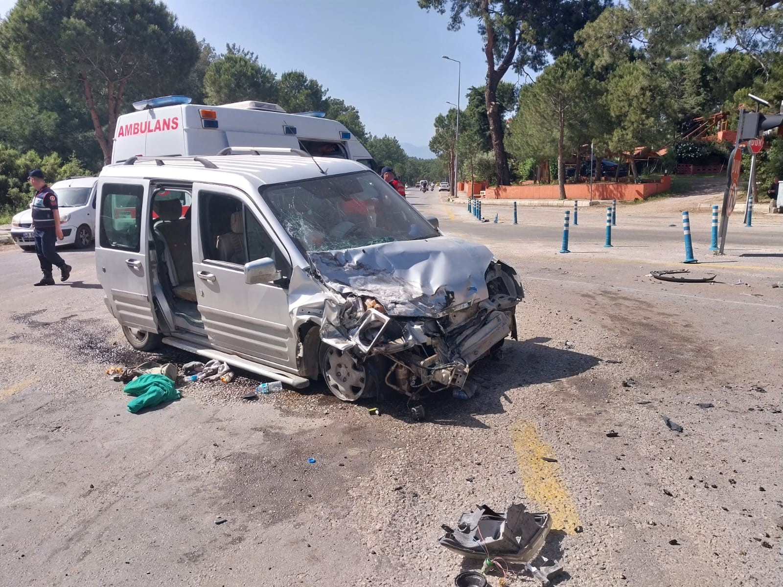 Kamyonet Ile Kamyon Çarpıştı (2)-1