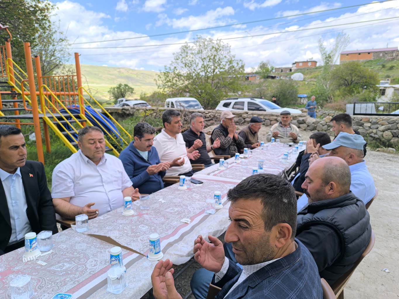 Köylüler Yağmur Duasına Çıktı-1