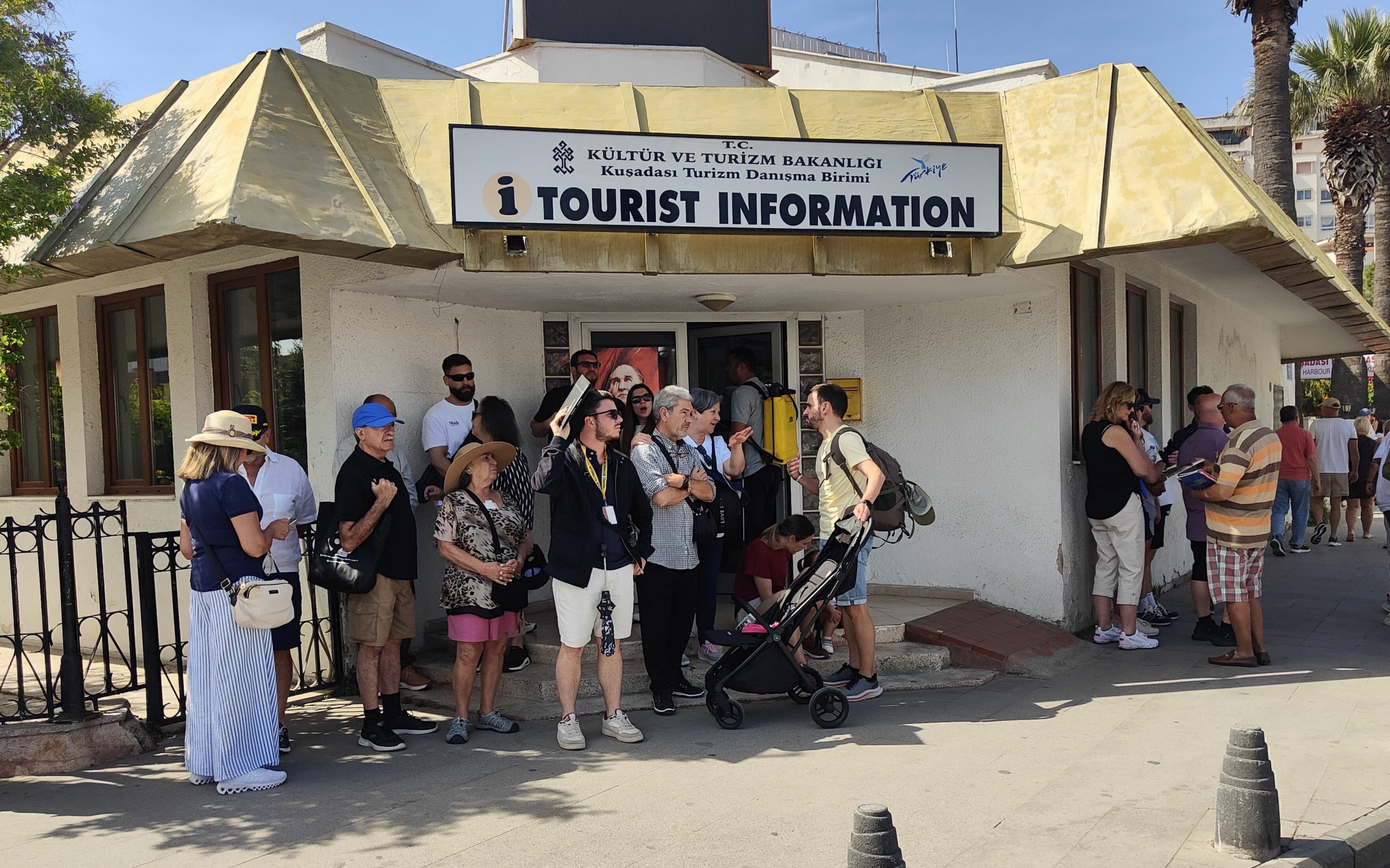 Kuşadası Esnafı Bayram Etti (2)