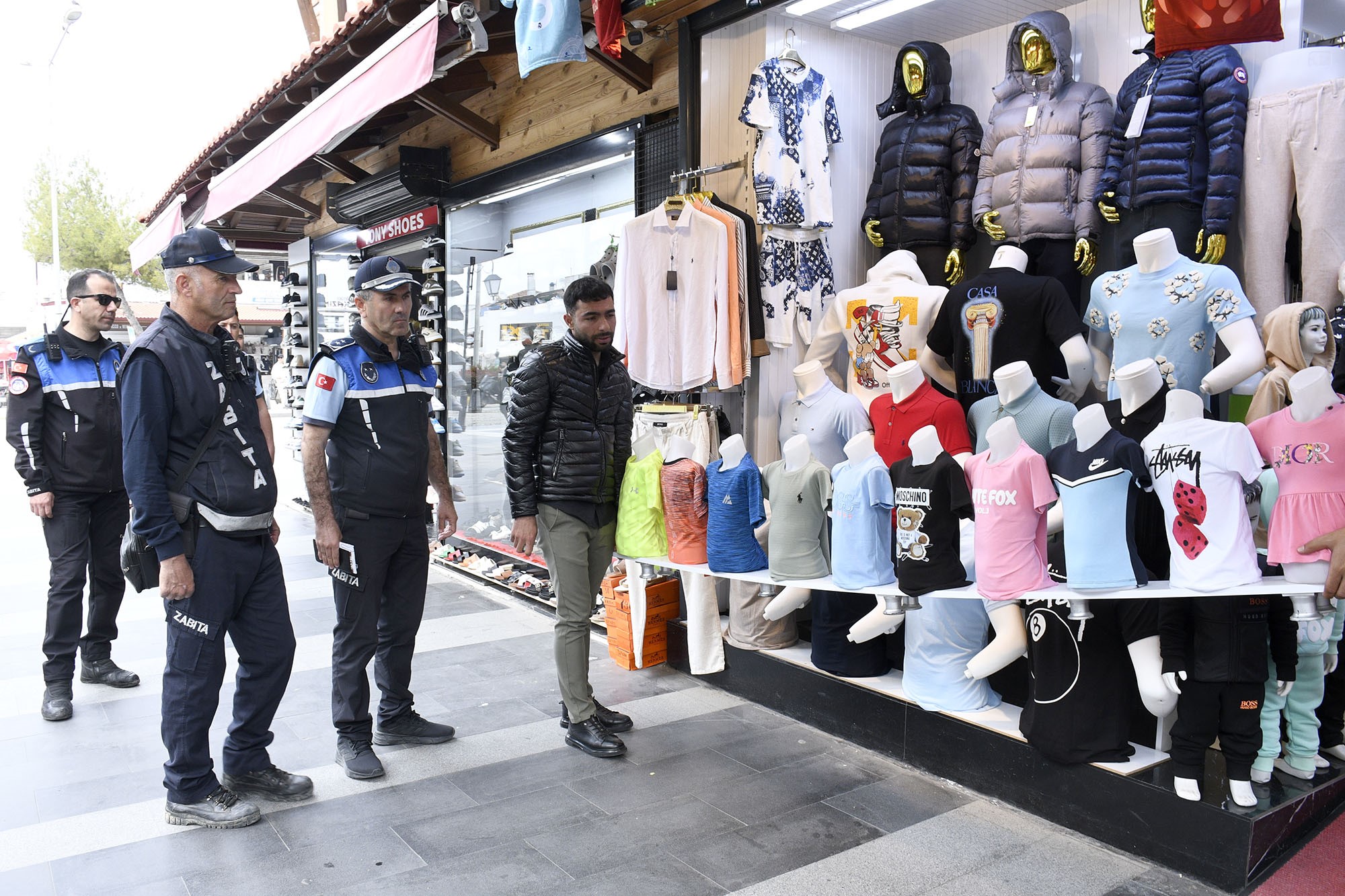 Kuşadası’nda Sıfır Işgaliyeden Taviz Yok