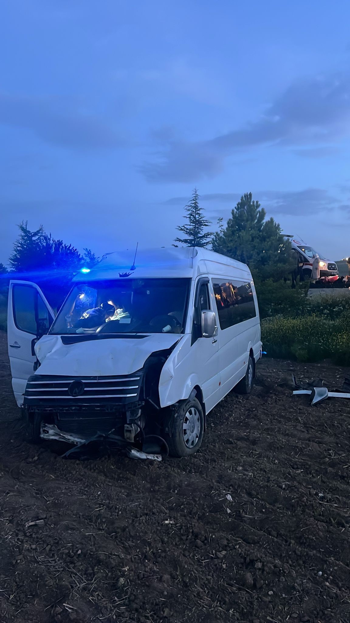Minibüs Devrildi, Çok Sayıda Yaralı Var