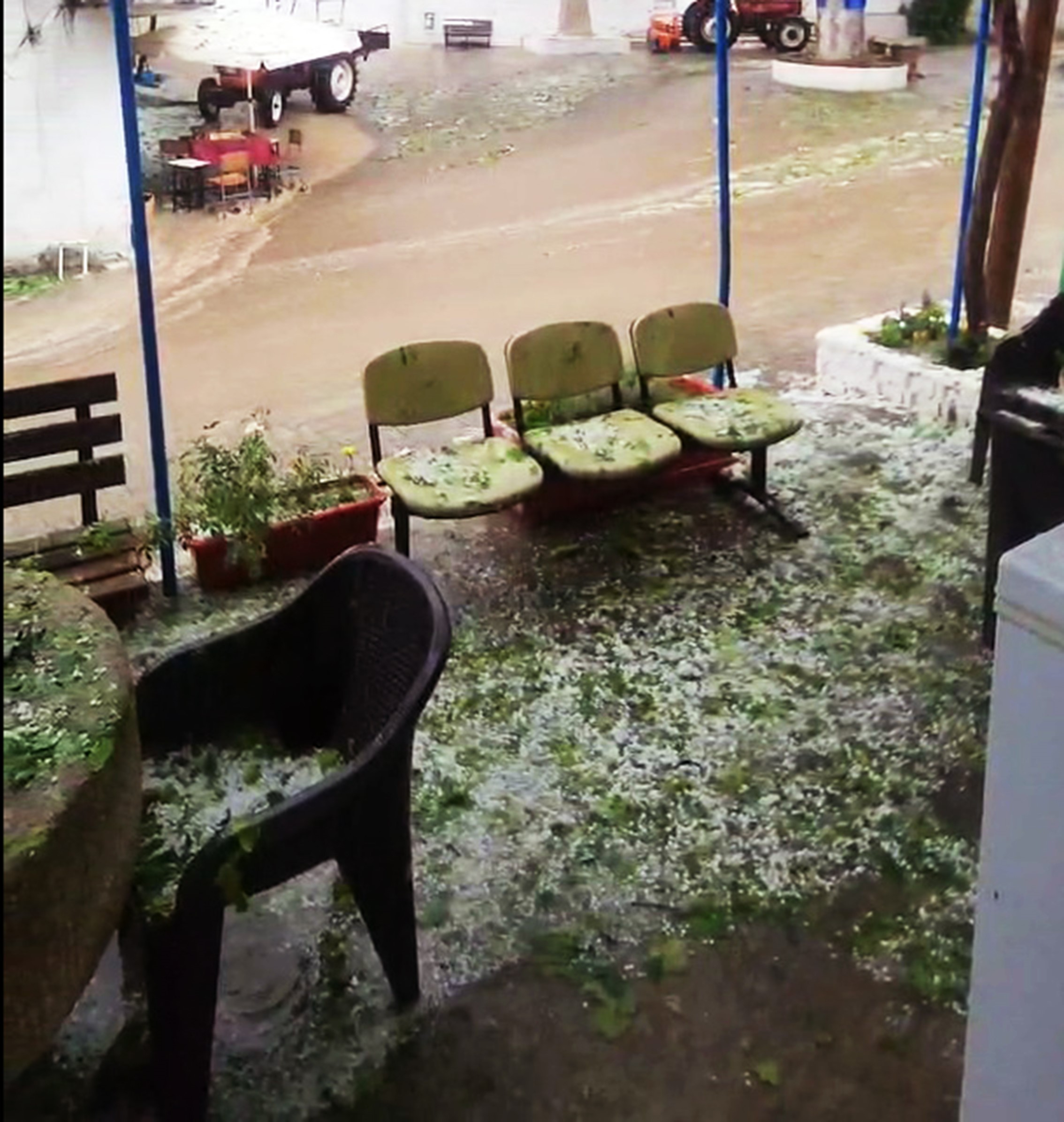 Muğla’da Dolu Ve Sağanak Yağış Ortalığı Savaş Alanına Çevirdi (2)