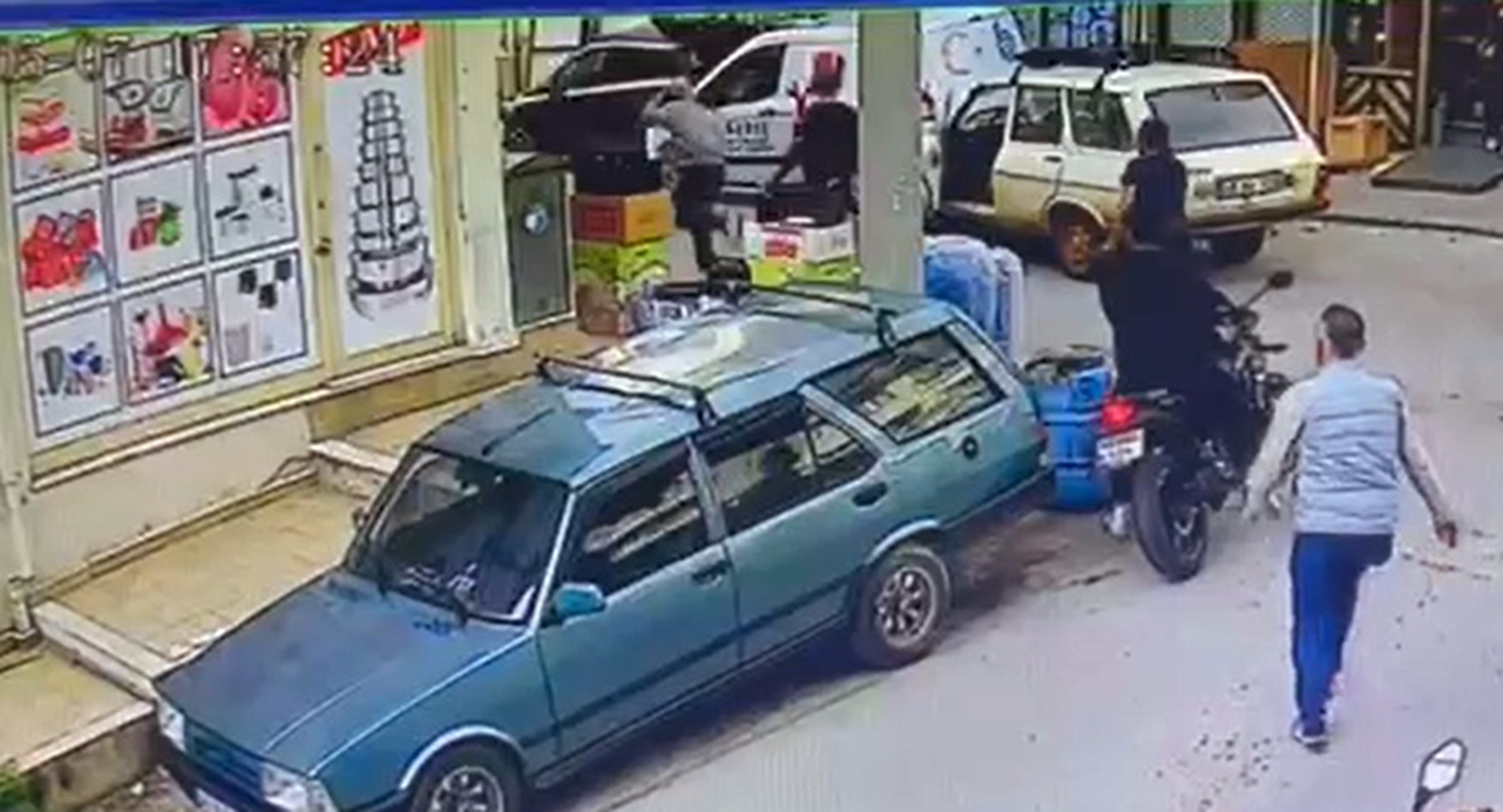Ortalık Fena Karıştı.. Vatandaşlar Yaka Paça Yakaladı (5)