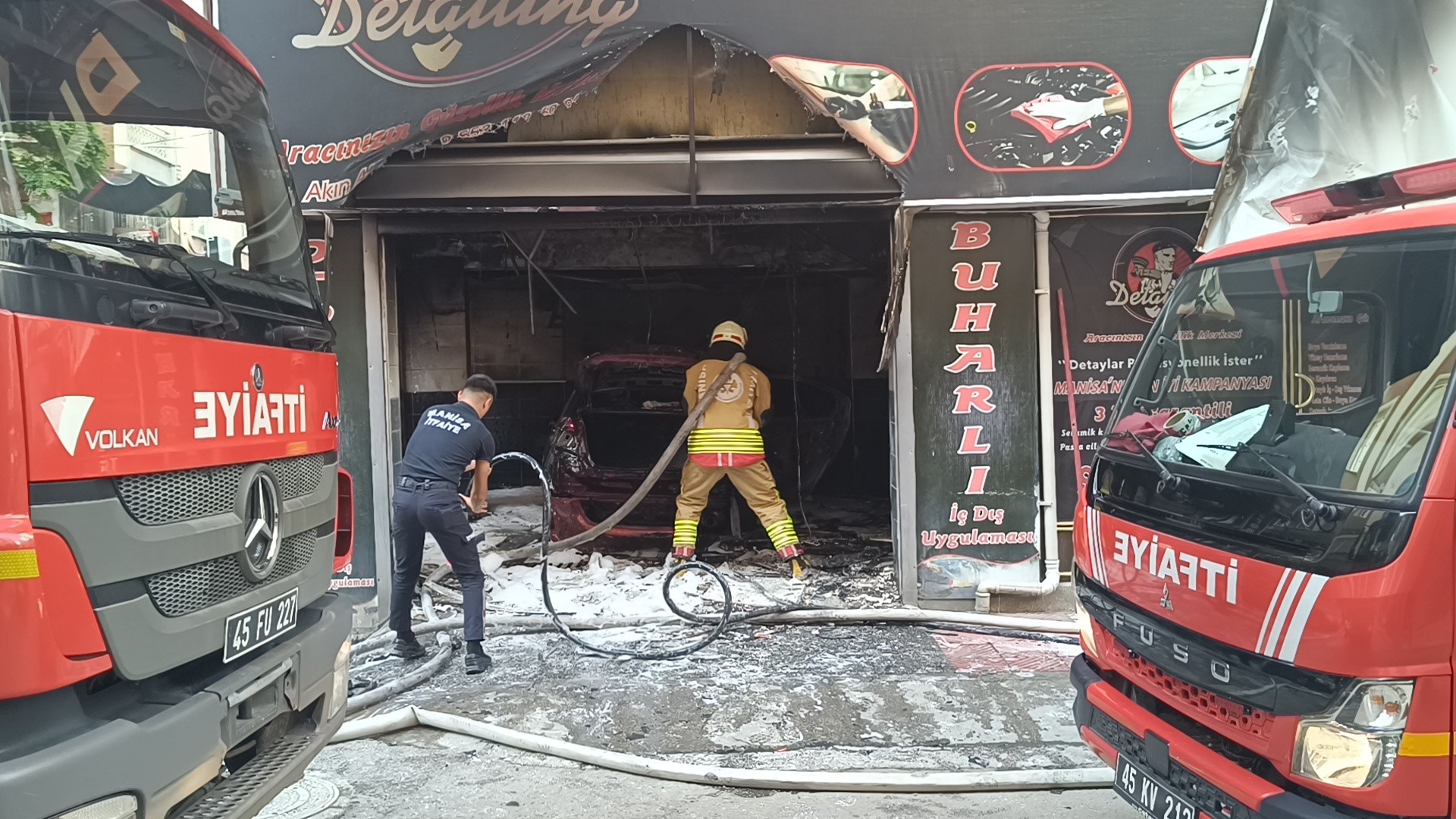 Oto Yıkamacıdaki Yangında Bir Kişi Hayatını Kaybetti (2)