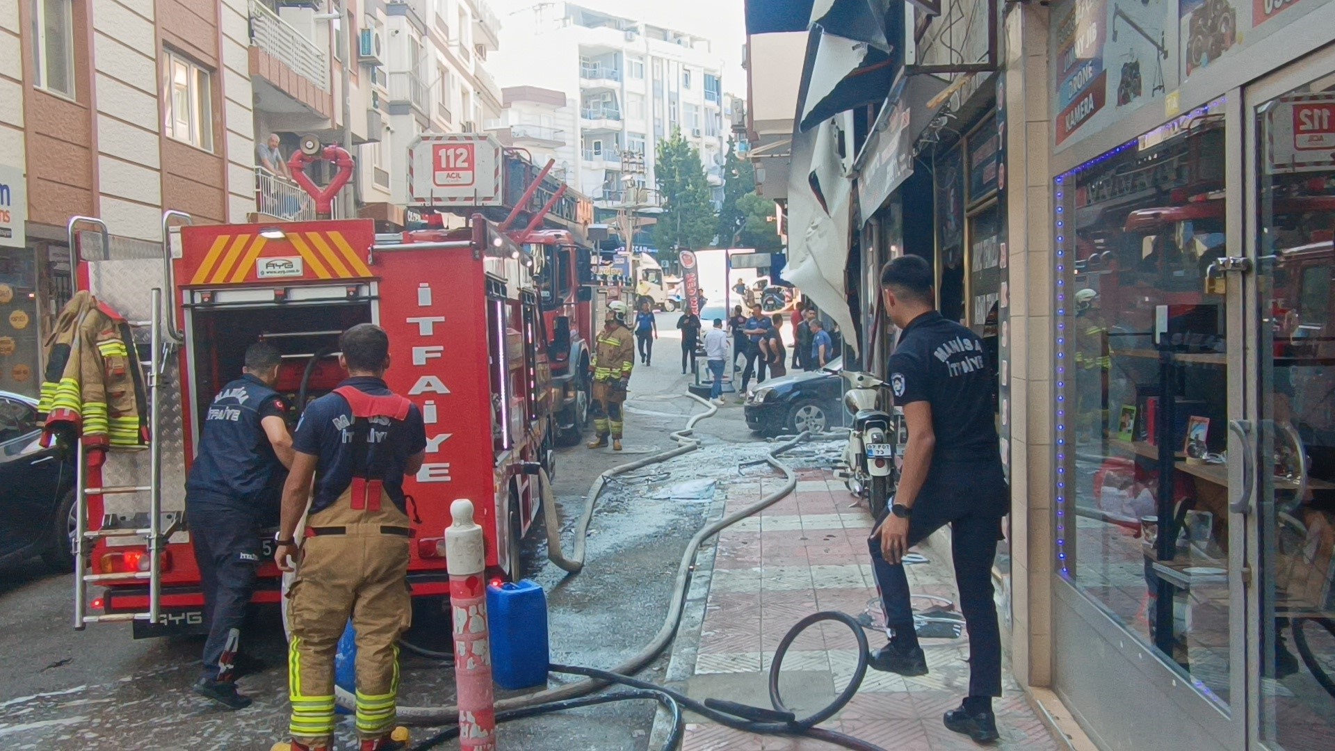 Oto Yıkamacıdaki Yangında Bir Kişi Hayatını Kaybetti