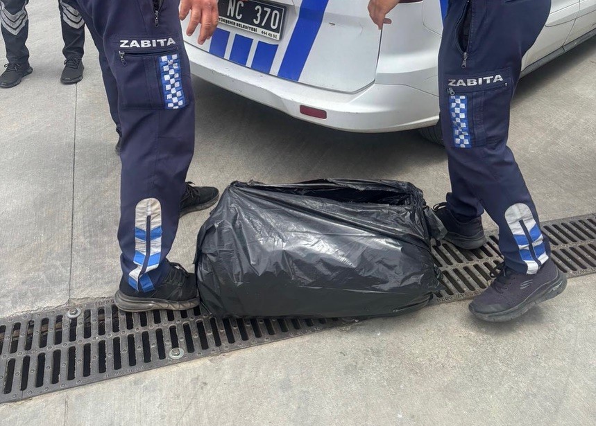 Otogarda Sağlıksız Tavuk Döner Ele Geçirildi (3)