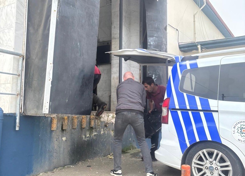 Otogarda Sağlıksız Tavuk Döner Ele Geçirildi (4)