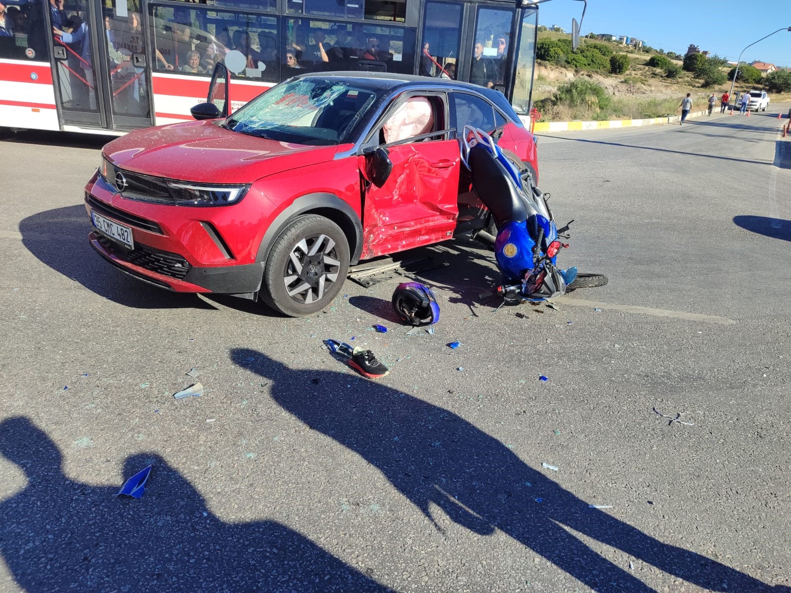 Otomobil Ile Motosiklet Çarpıştı, 1 Ağır Yaralı