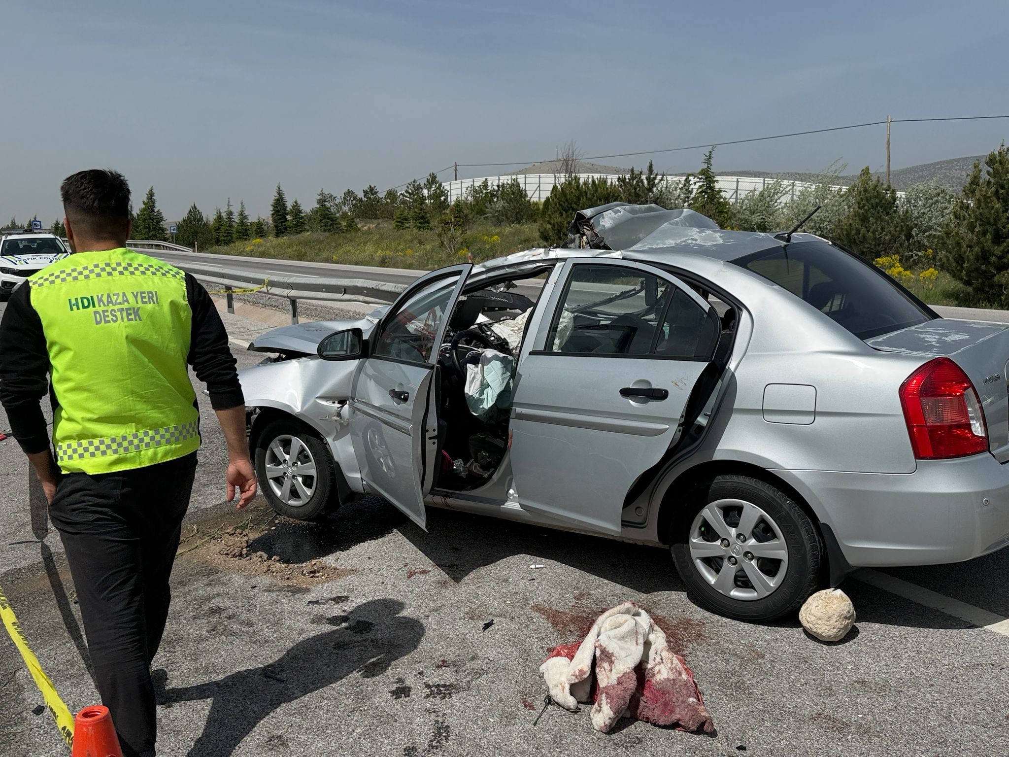Otomobil Tıra Arkadan Çarptı (2)