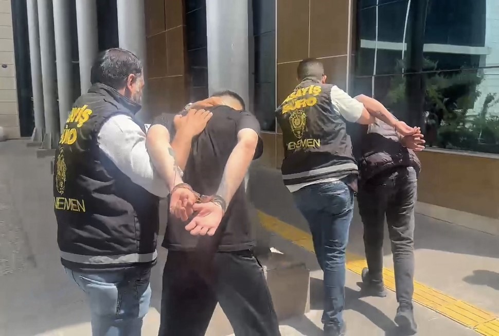 Polis Ekipleri Havada Etkisiz Hale Getirdi