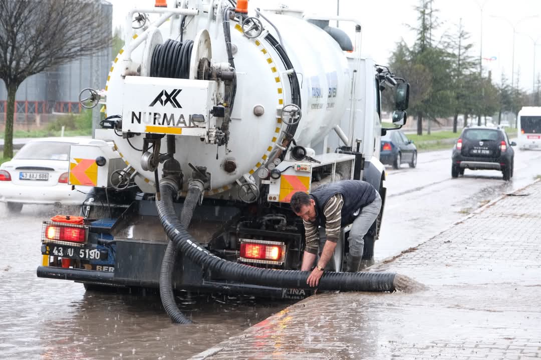 Sağanak Bastırdı, Yollar Göle Döndü (6)