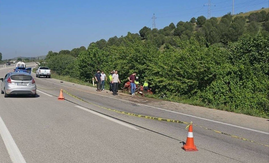 Traktör Ikiye Ayrıldı, Sürücüsü Hayatını Kaybetti (3)