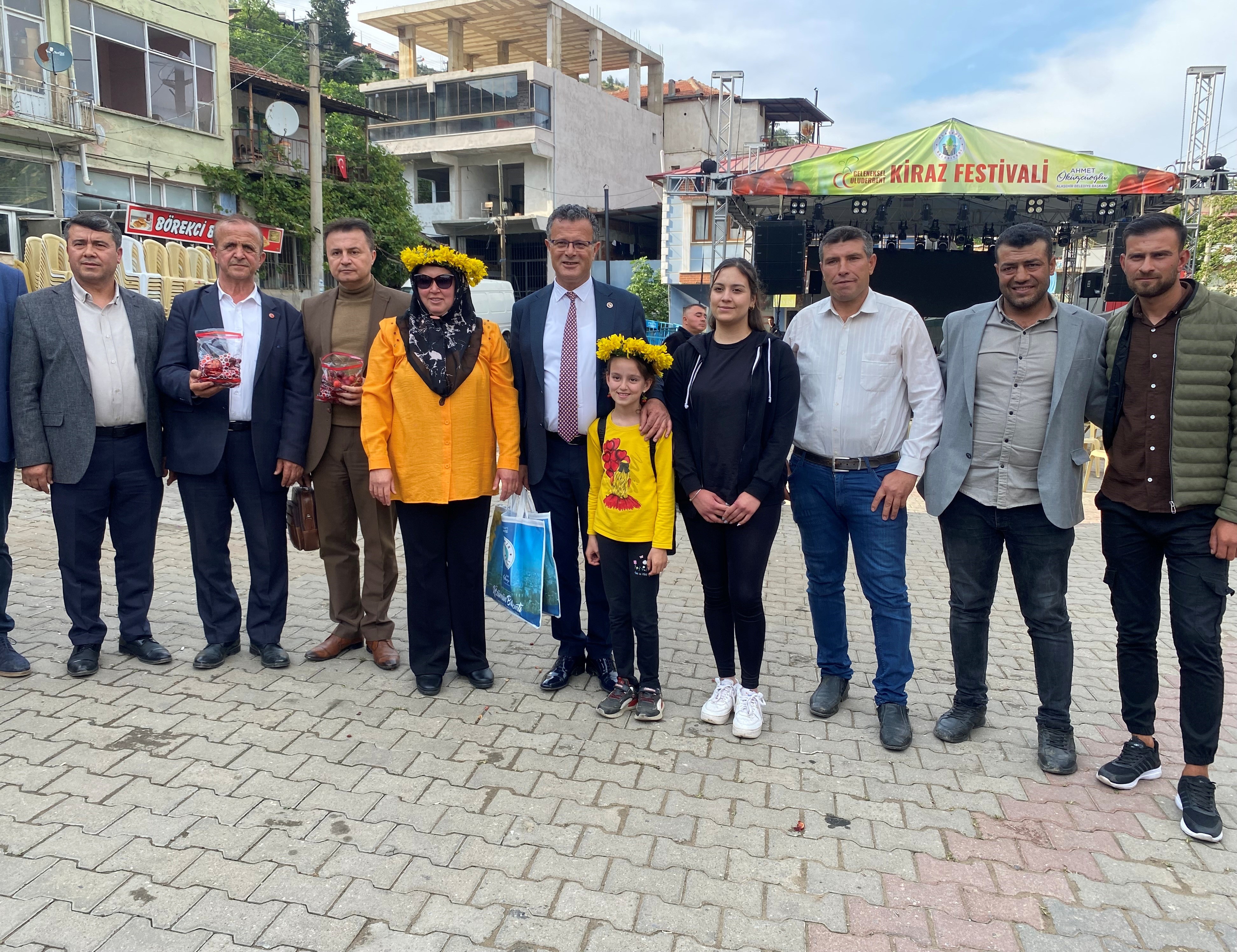 10 Dakikada 2 Buçuk Kilo Kiraz Yedi (5)