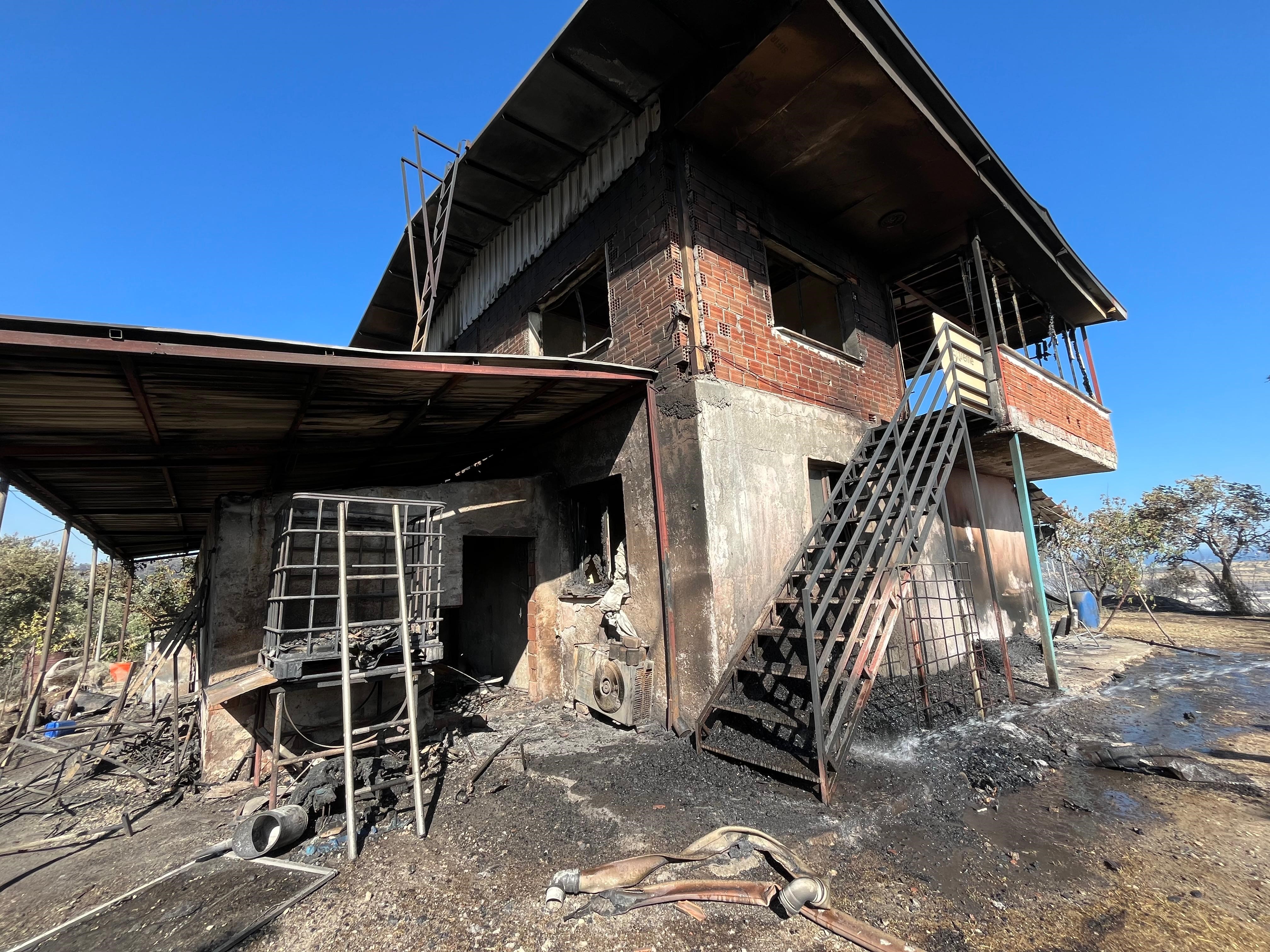 34 Yıllık Emek Alevlere Teslim Oldu (2)