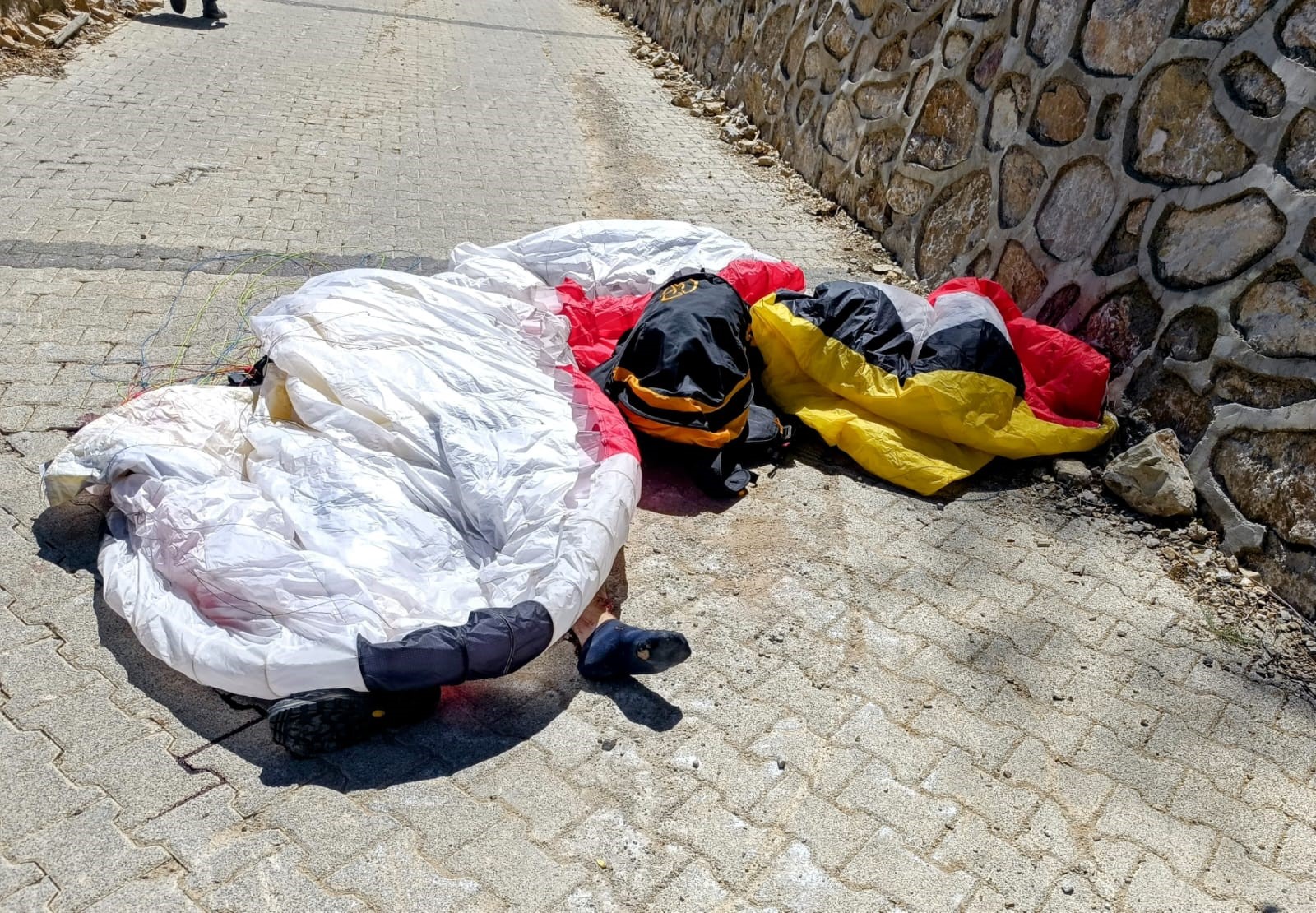 60 Yaşındaki Adam Metrelerce Yüksekten Düşerek Can Verdi