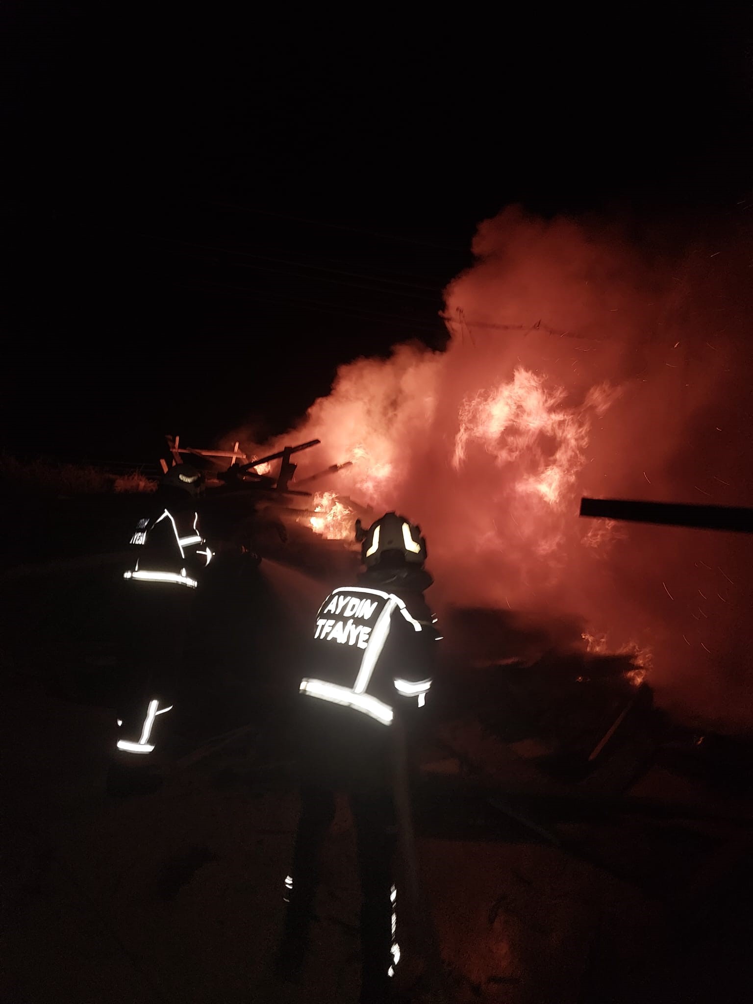 Aydın Efeler’de Depo Yangını (2)