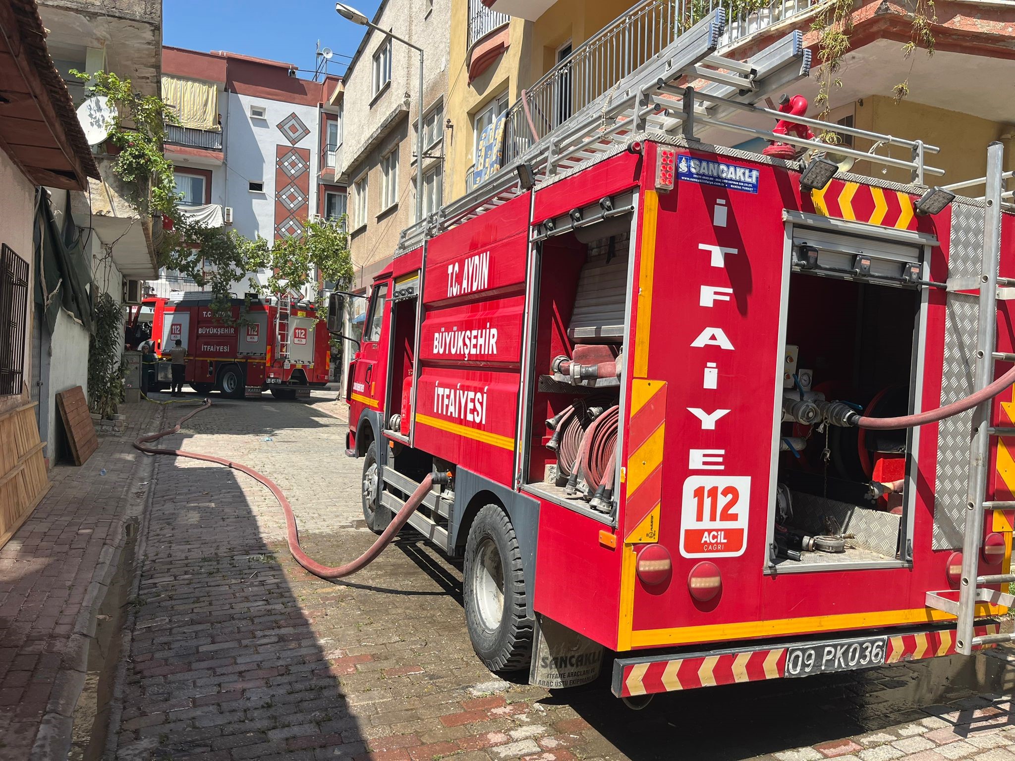 Aydın İncirliova’da Iki Katlı Evde Yangın Çıktı (4)