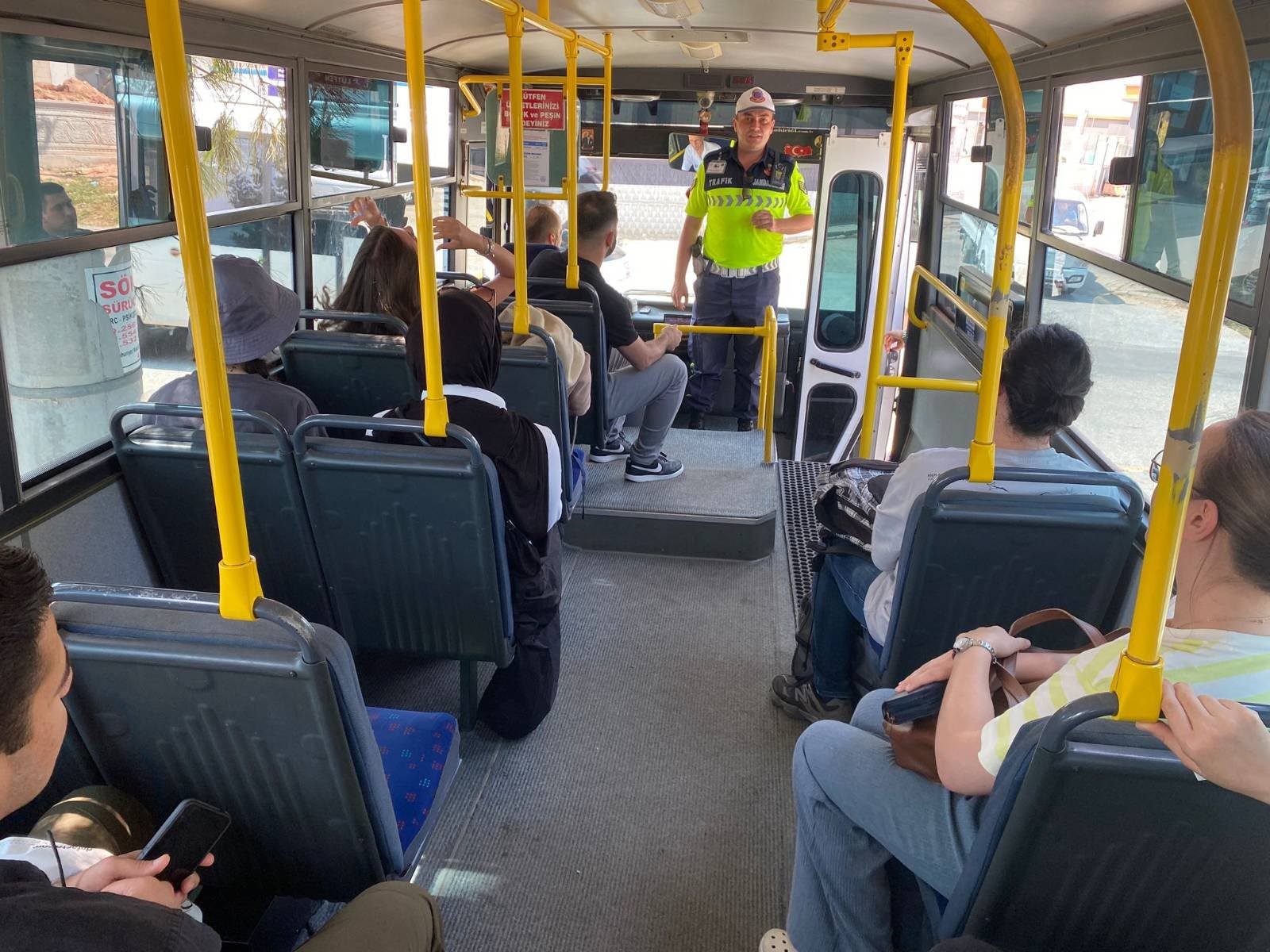 Aydın Jandarmasından Bayram Öncesi Trafik Bilgilendirmesi (4)