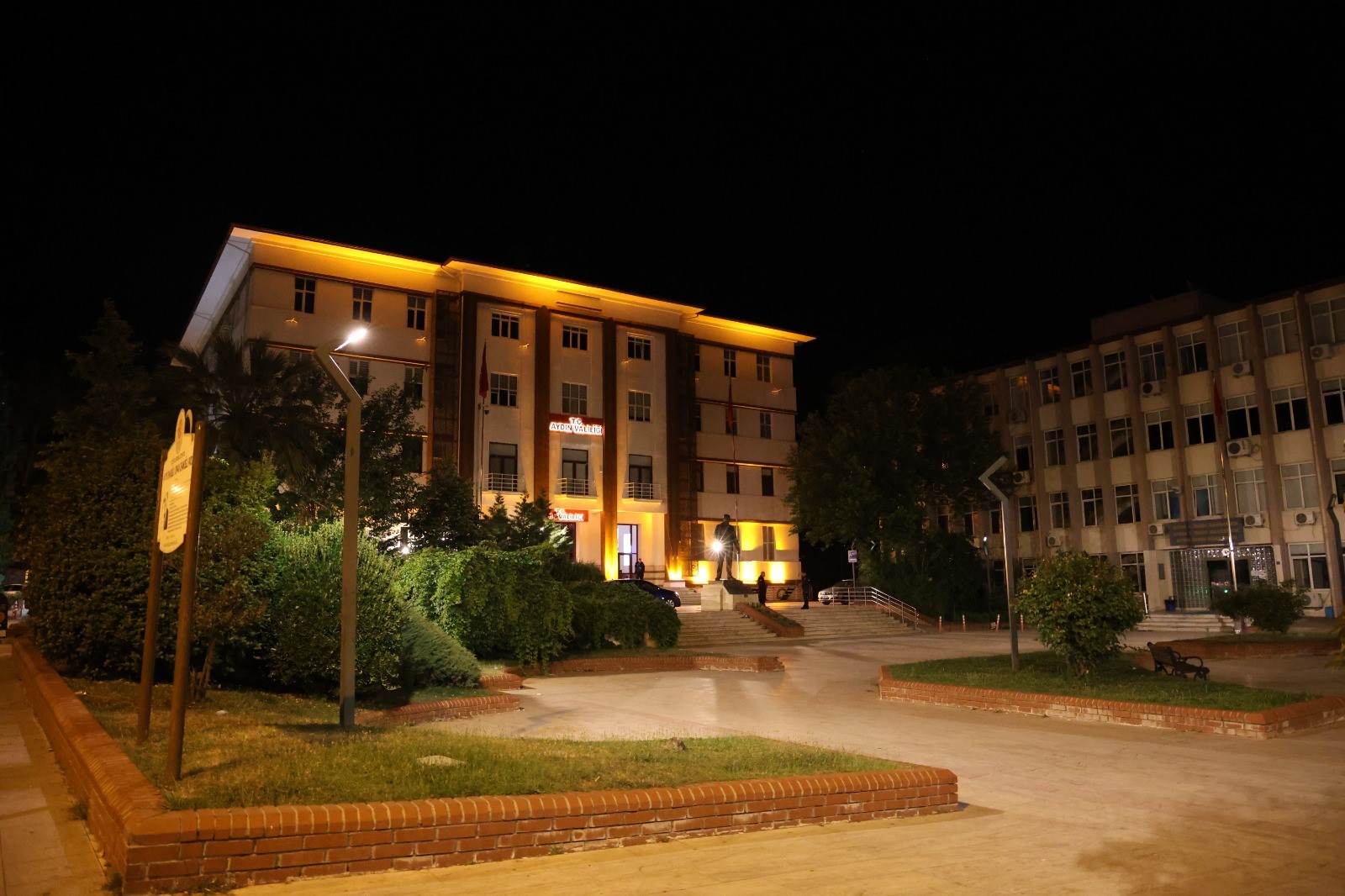 Aydın Sallandı (2)