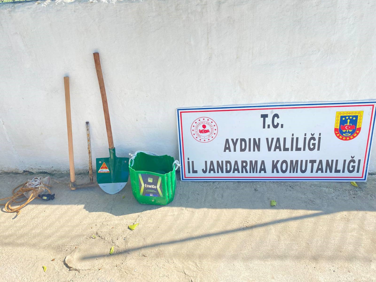 Aydın’da 6 Erkek Arazide Yakalandı