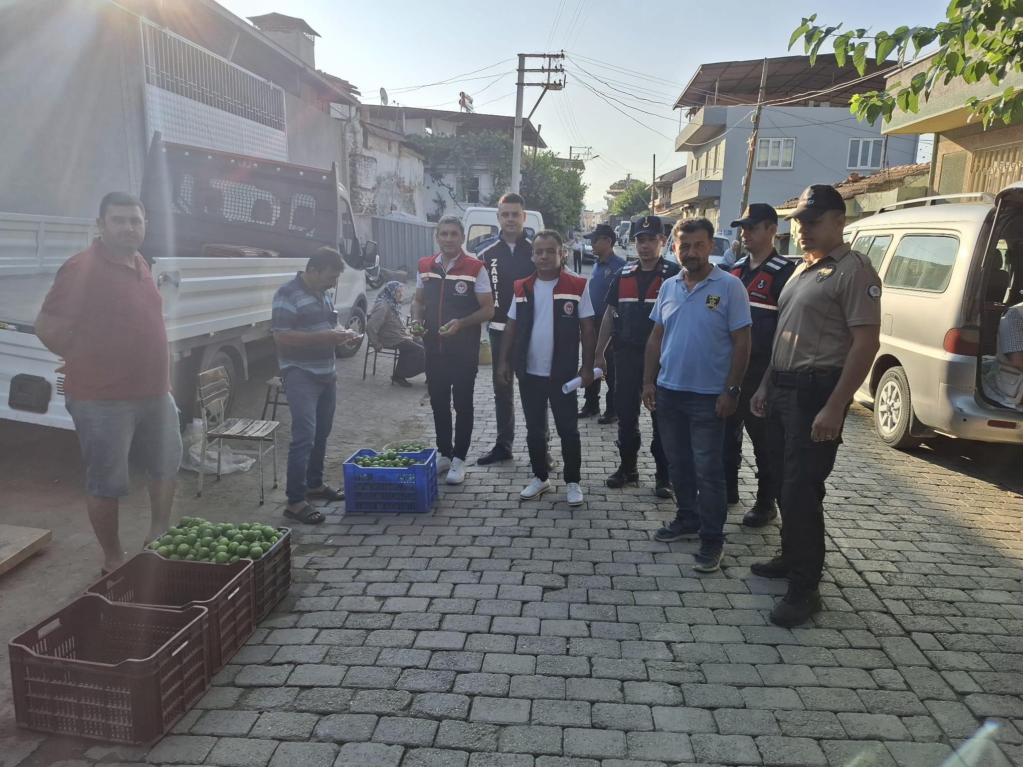 Aydın’da Ekipler Ilek Pazarında (2)